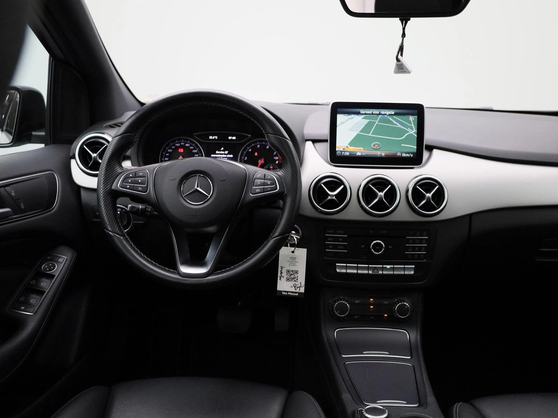 Mercedes-Benz-B-Klasse-image-6