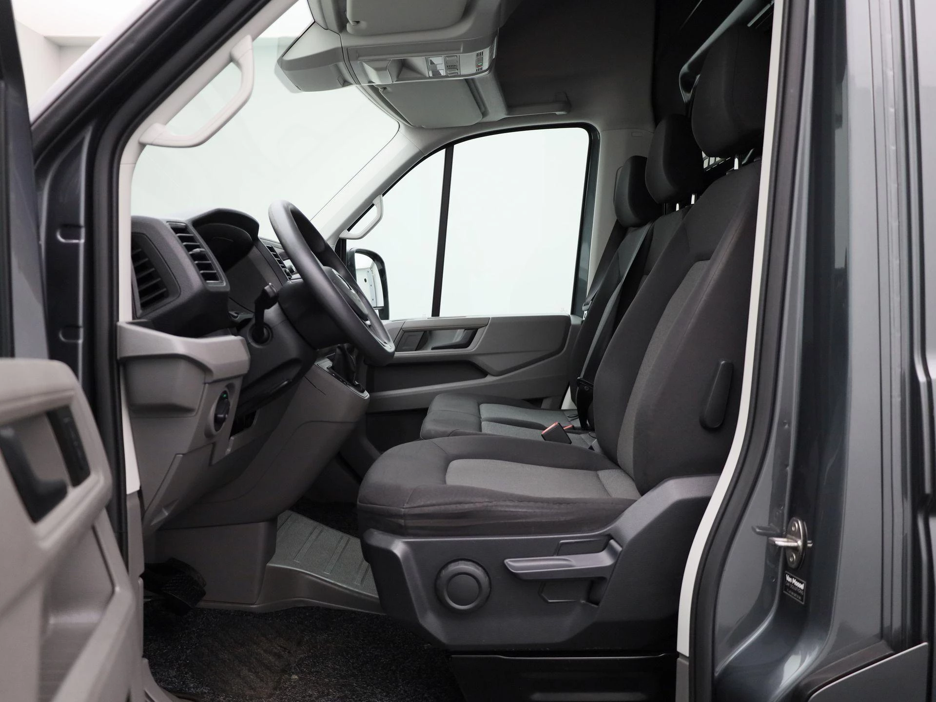 Volkswagen-Crafter-image-10