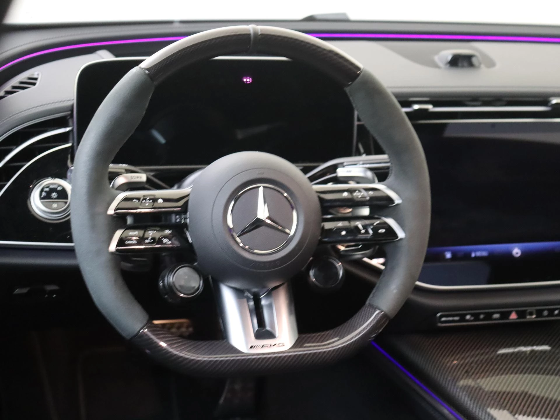 Mercedes-Benz-E-Klasse-image-16