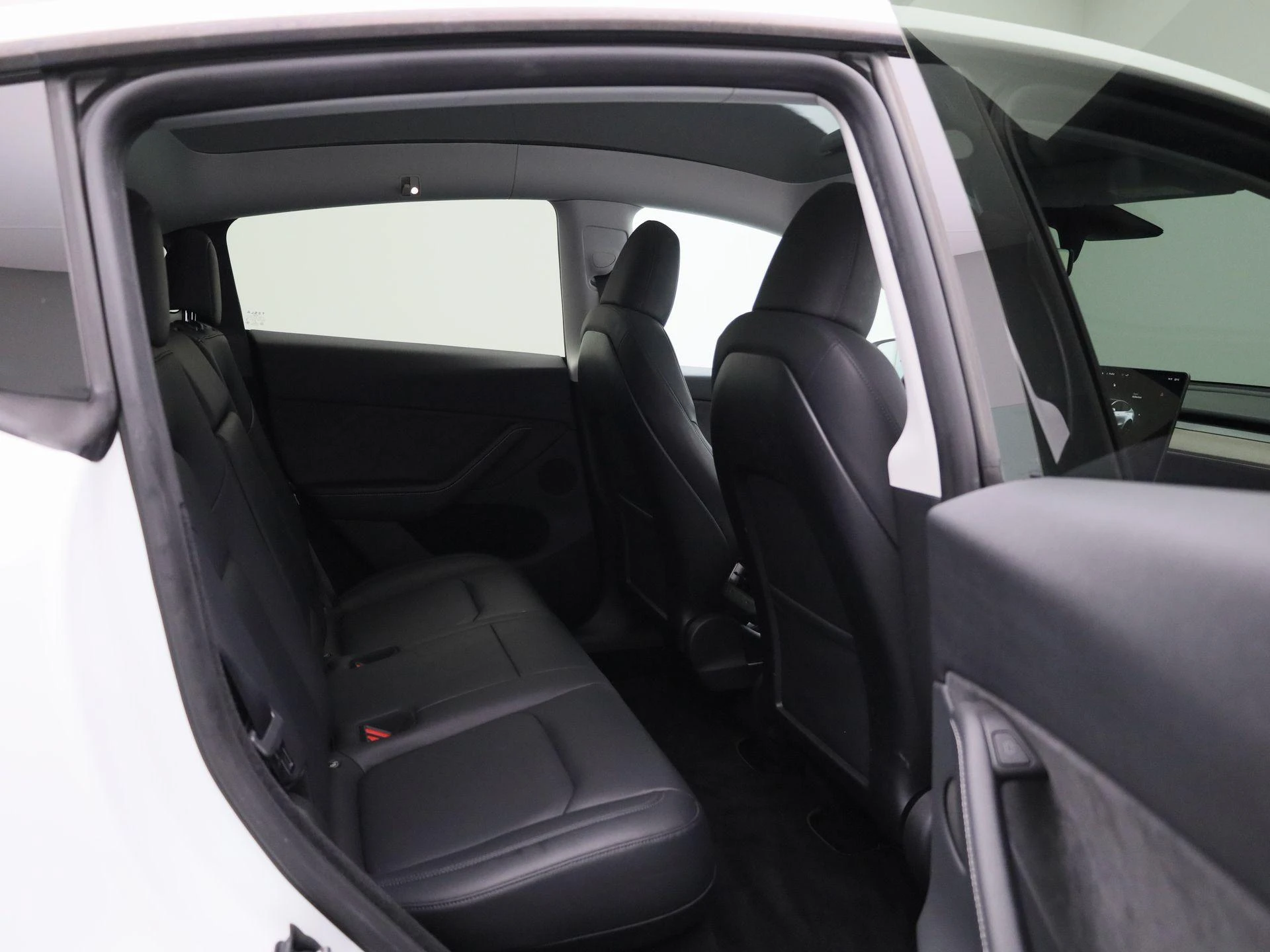 Tesla-Model Y-image-41