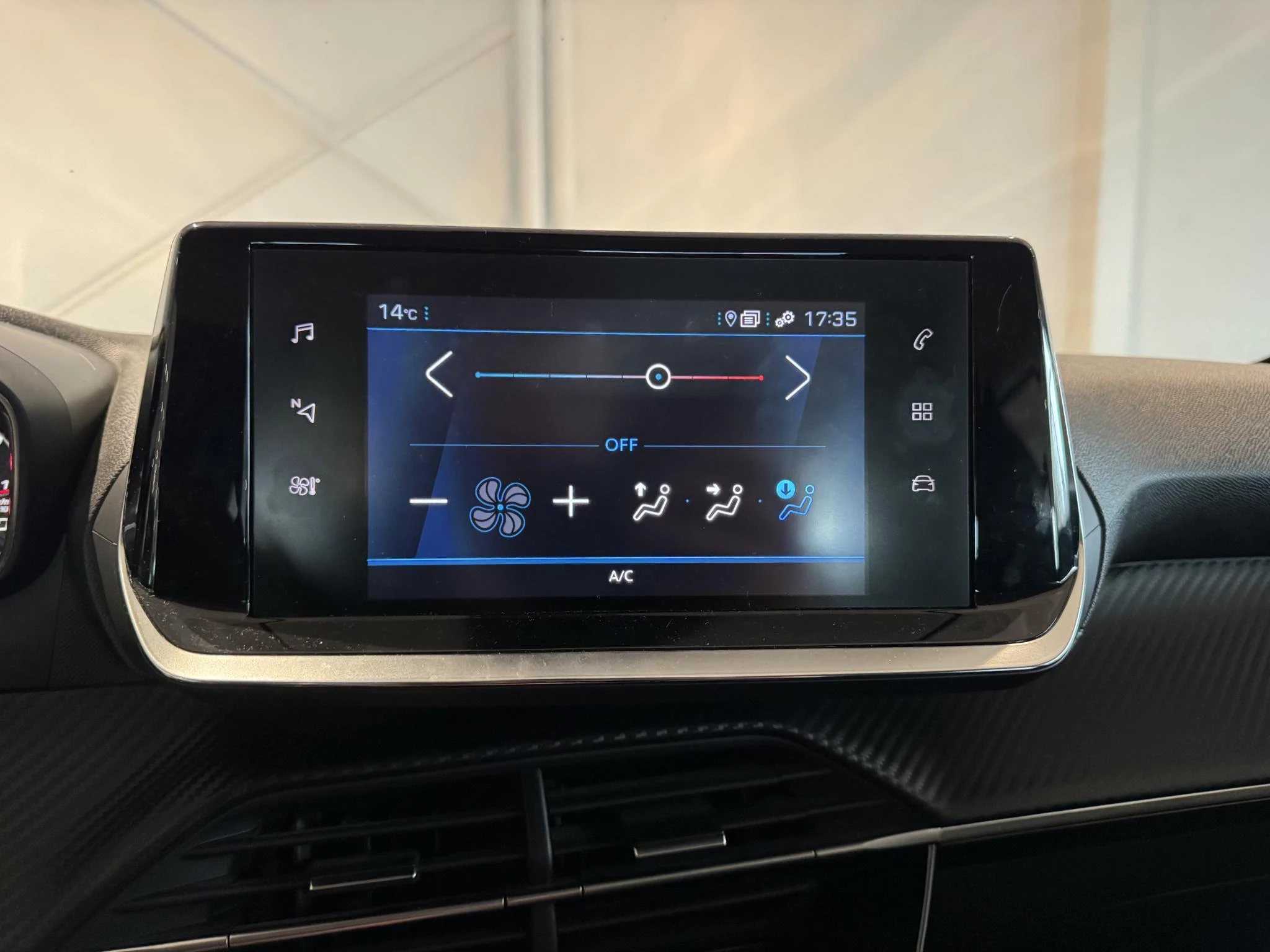 Peugeot-208-image-16