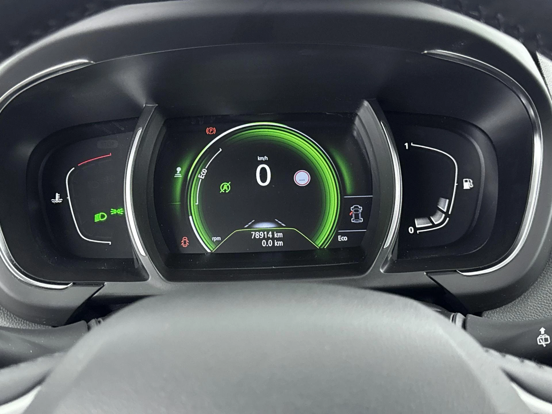 Renault-Scénic-image-8