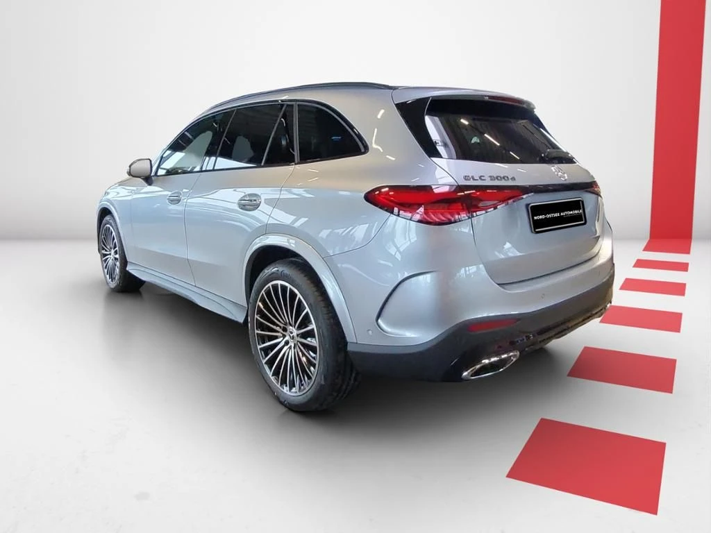 Mercedes-Benz-GLC 300 d-image-3