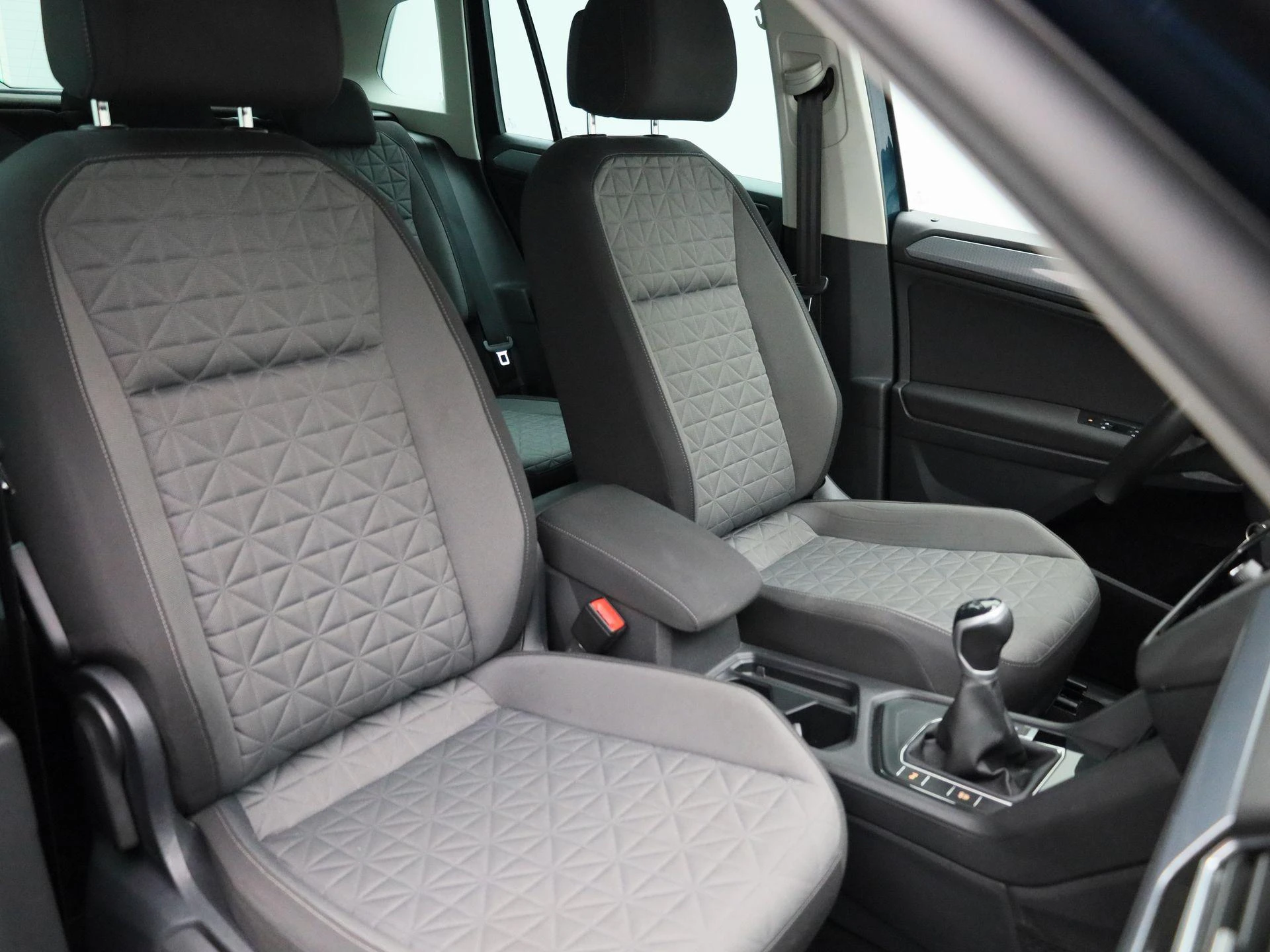 Volkswagen-Tiguan-image-35