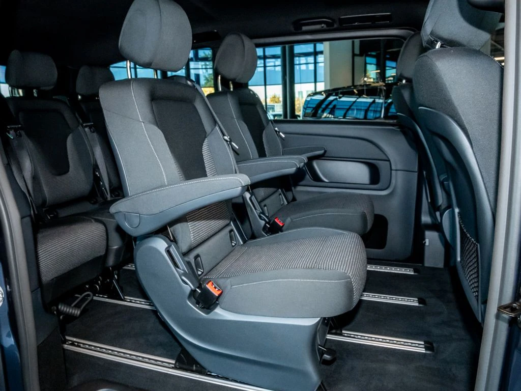 Mercedes-Benz-V-Klasse 300 d-image-11