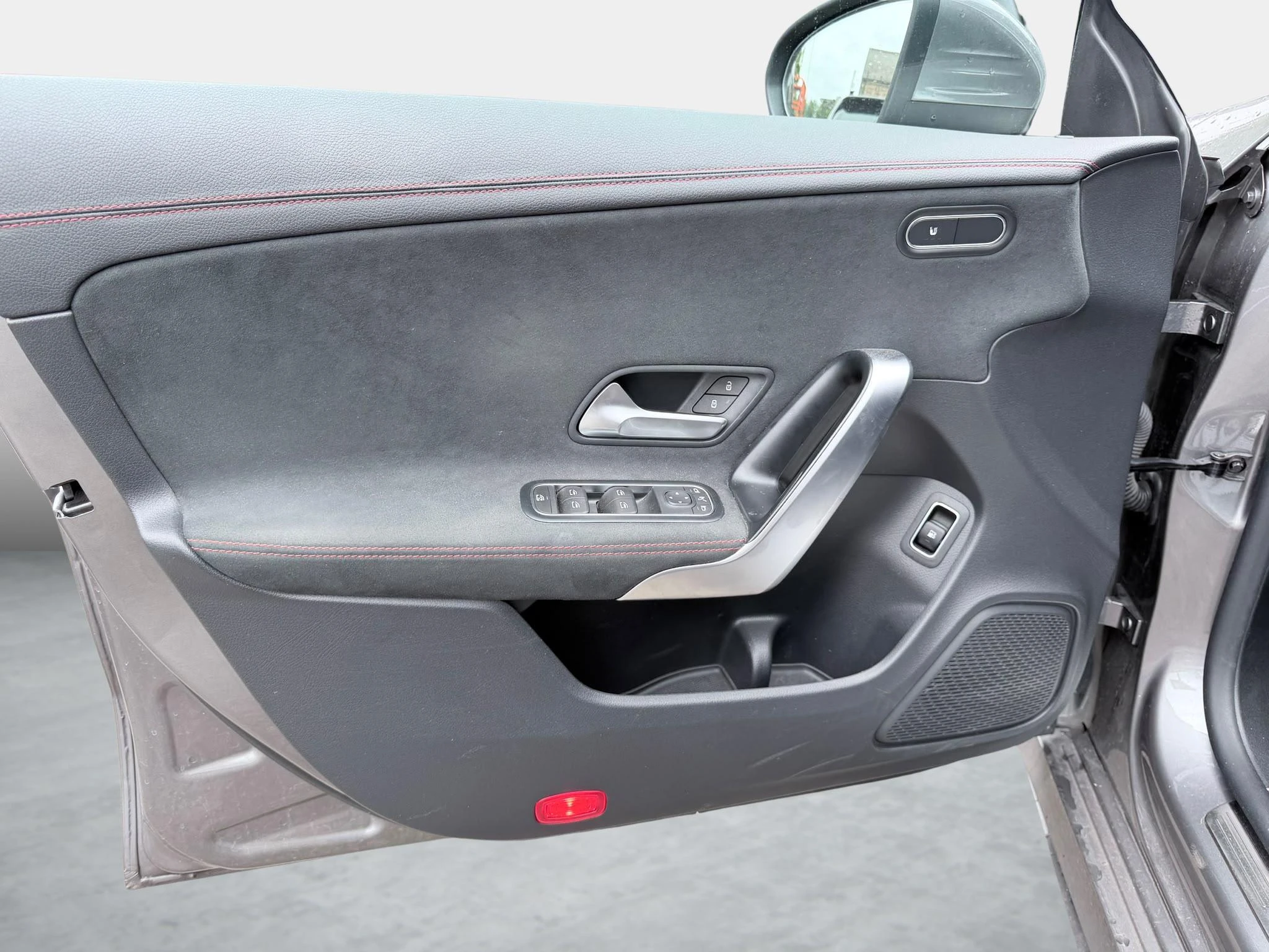 Mercedes-Benz-CLA-image-5