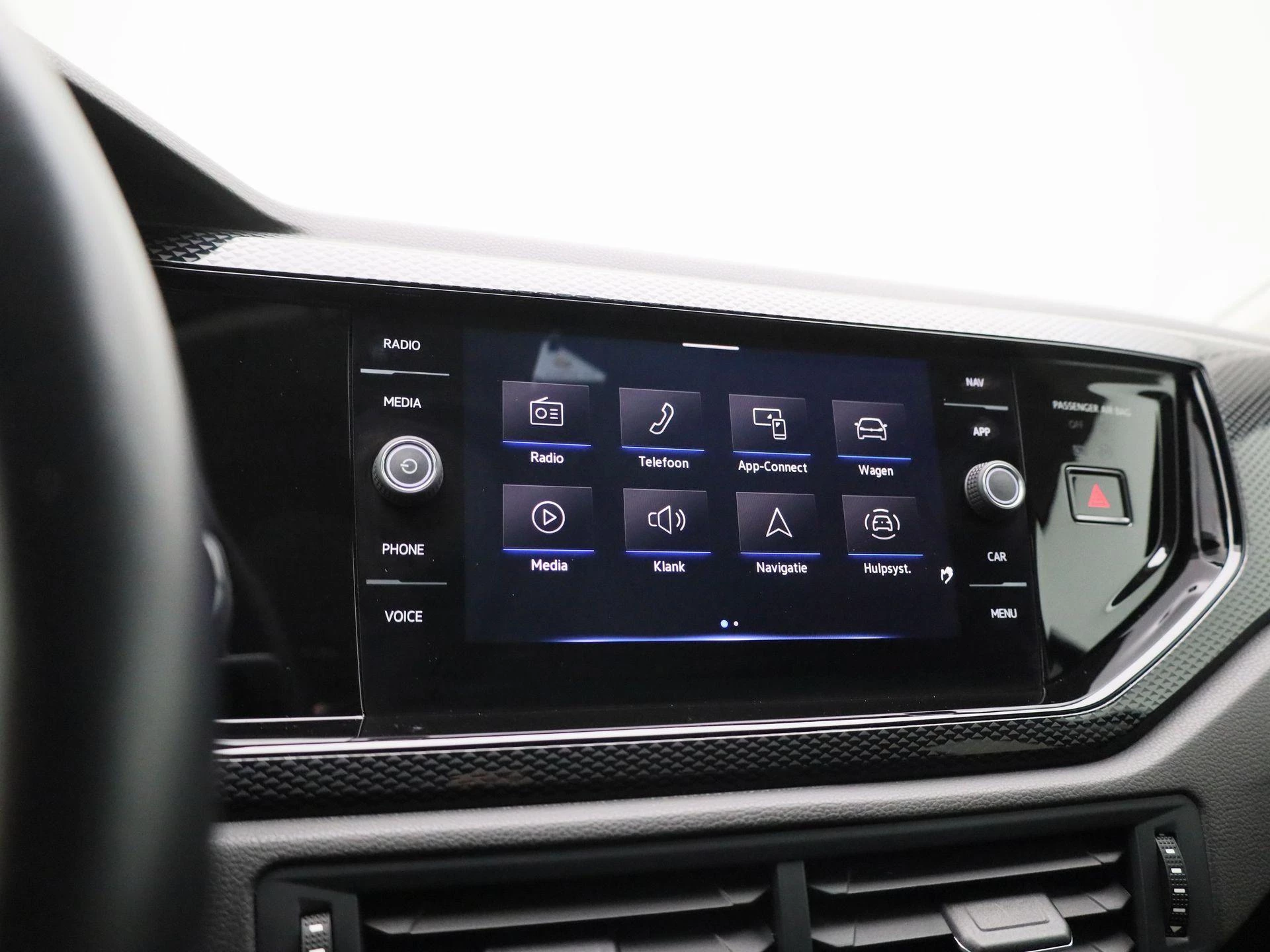 Volkswagen-Polo-image-24