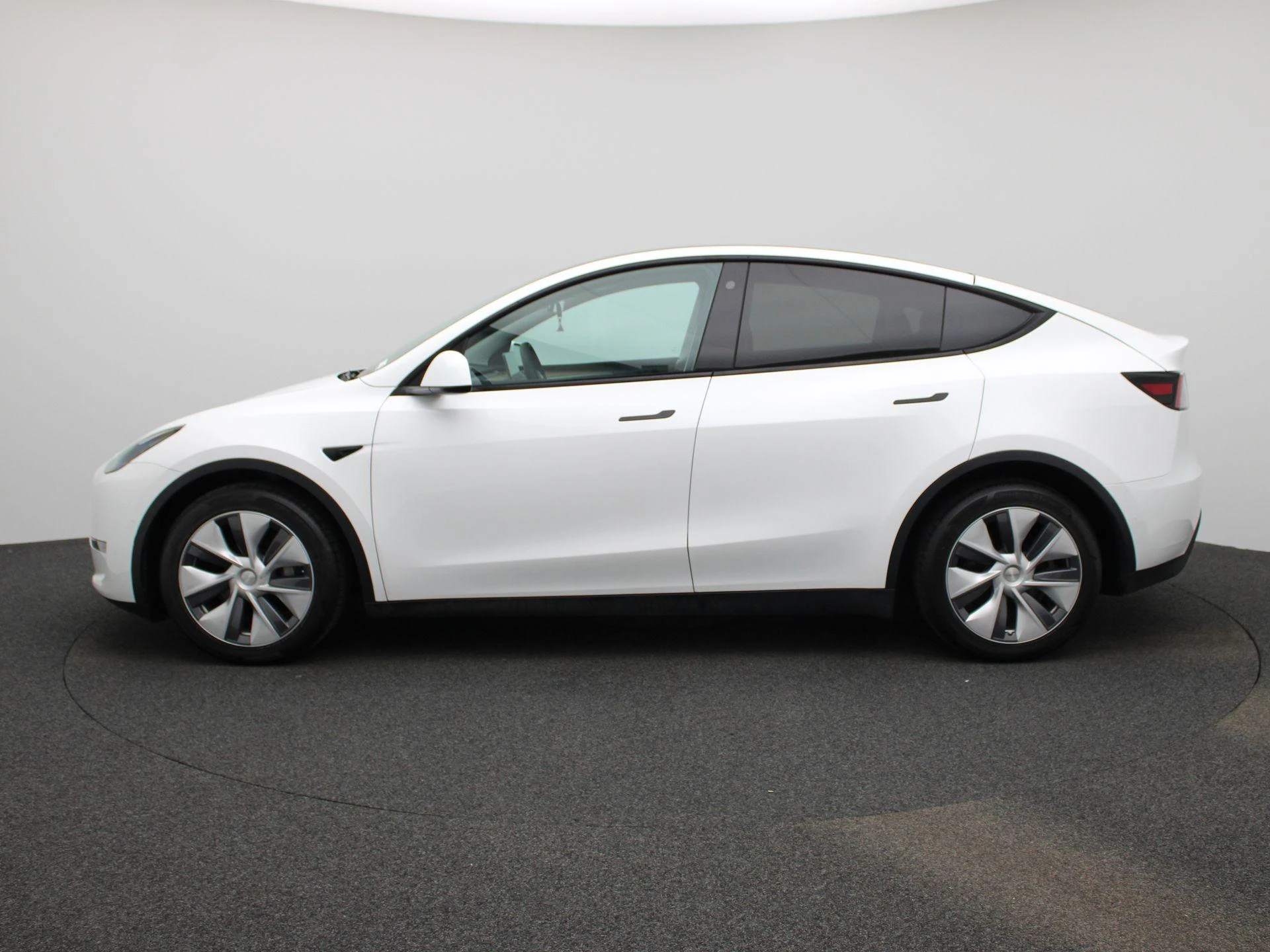 Tesla-Model Y-image-3