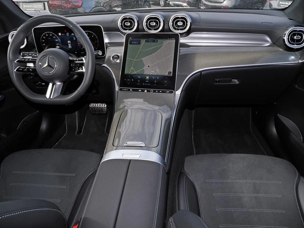 Mercedes-Benz-GLC 300 d-image-13