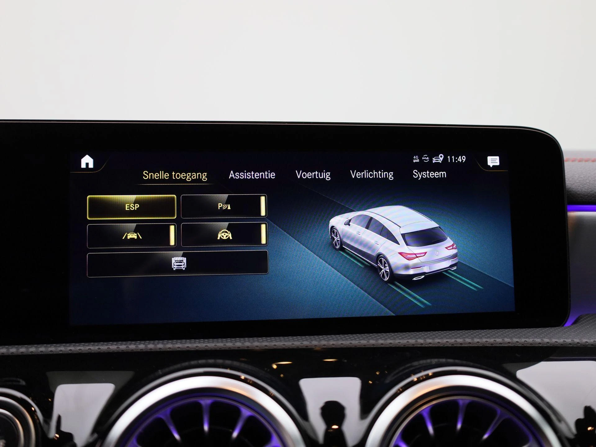 Mercedes-Benz CLA 180 d AMG Line Shooting Brake + CARPLAY + PANO DAK + TREKHAAK + MEMORY SEATS +