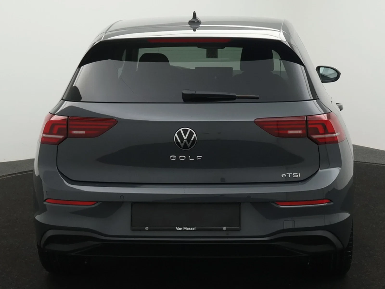 Volkswagen-Golf-image-5