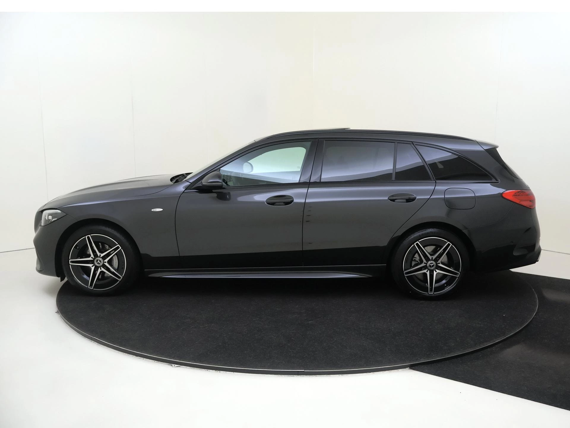 Mercedes-Benz-C-Klasse-image-7