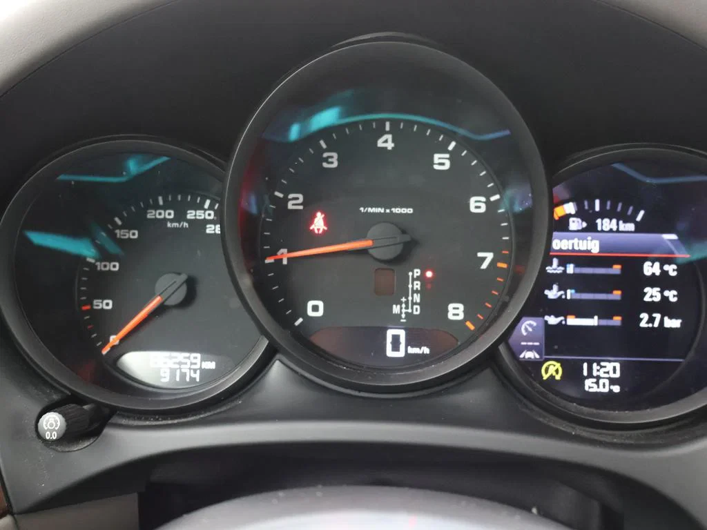 Porsche-Macan-image-21