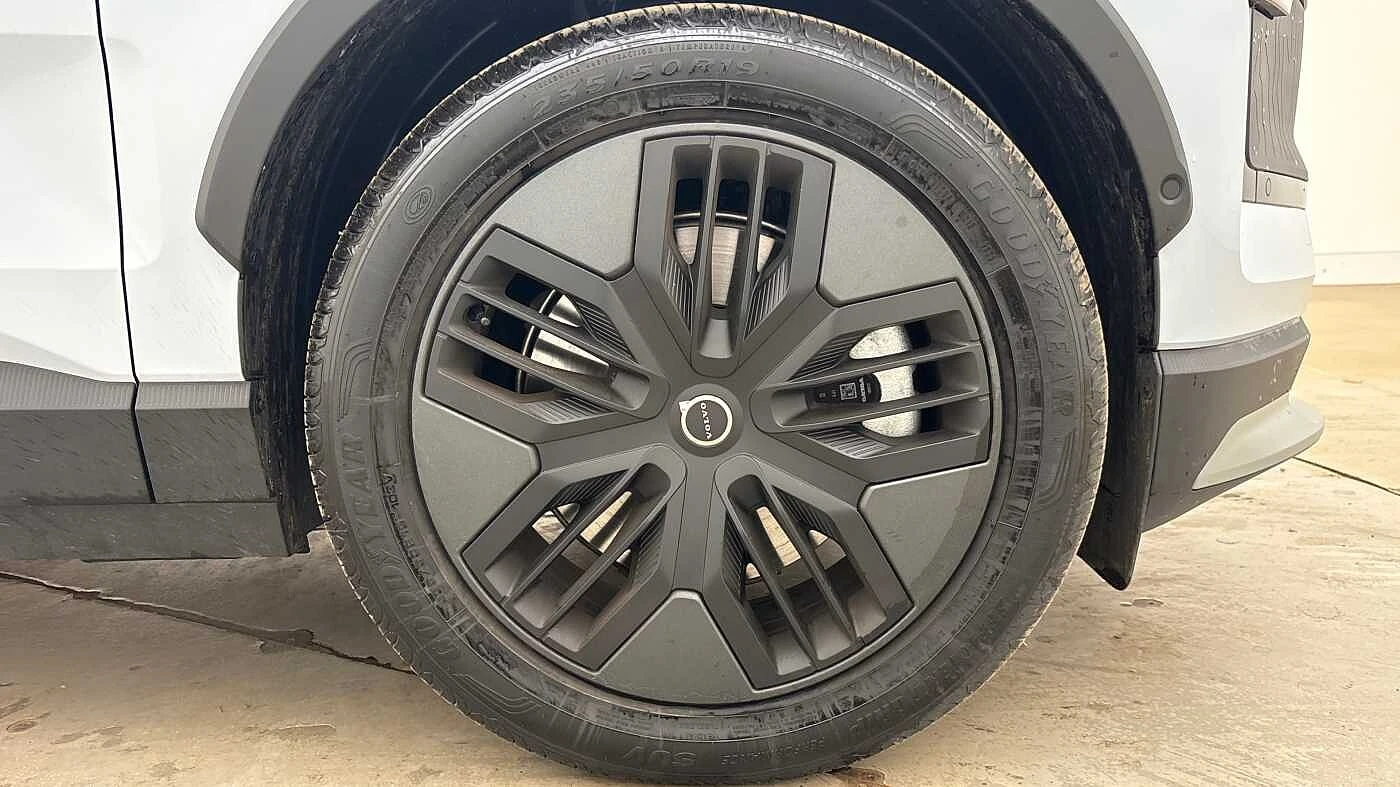 Volvo-EX30-image-36