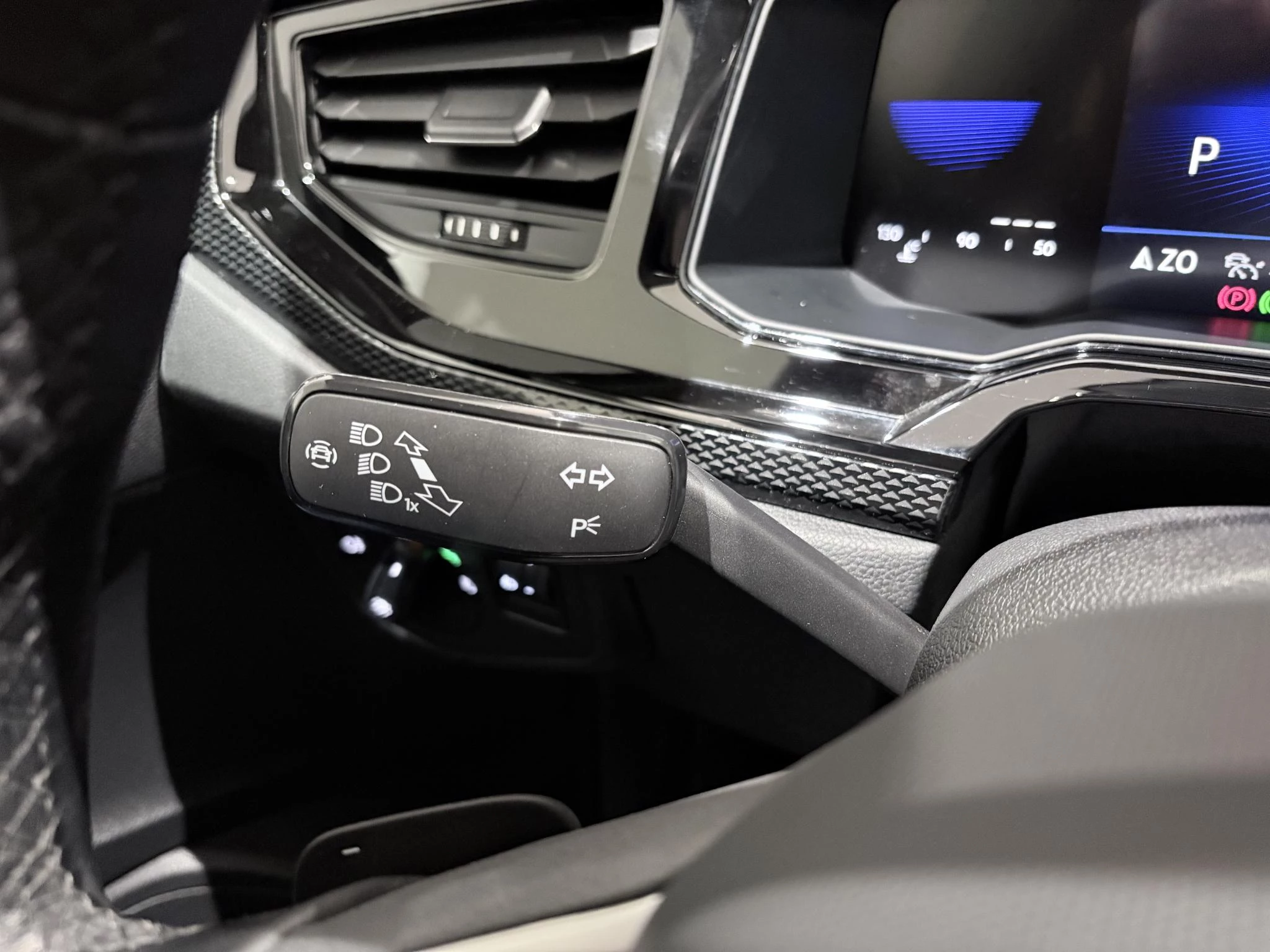 Volkswagen-Polo-image-16