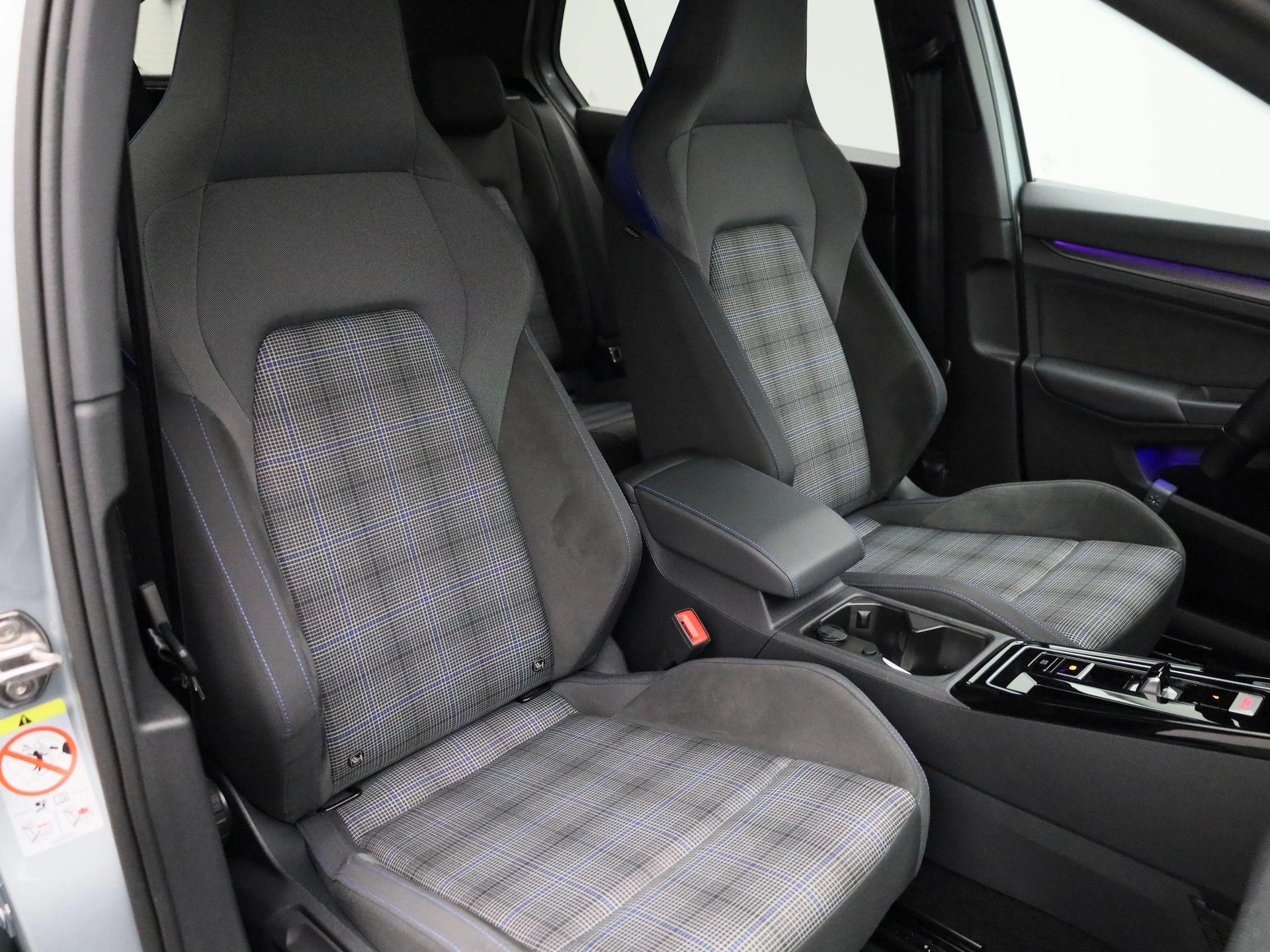 Volkswagen-Golf-image-45