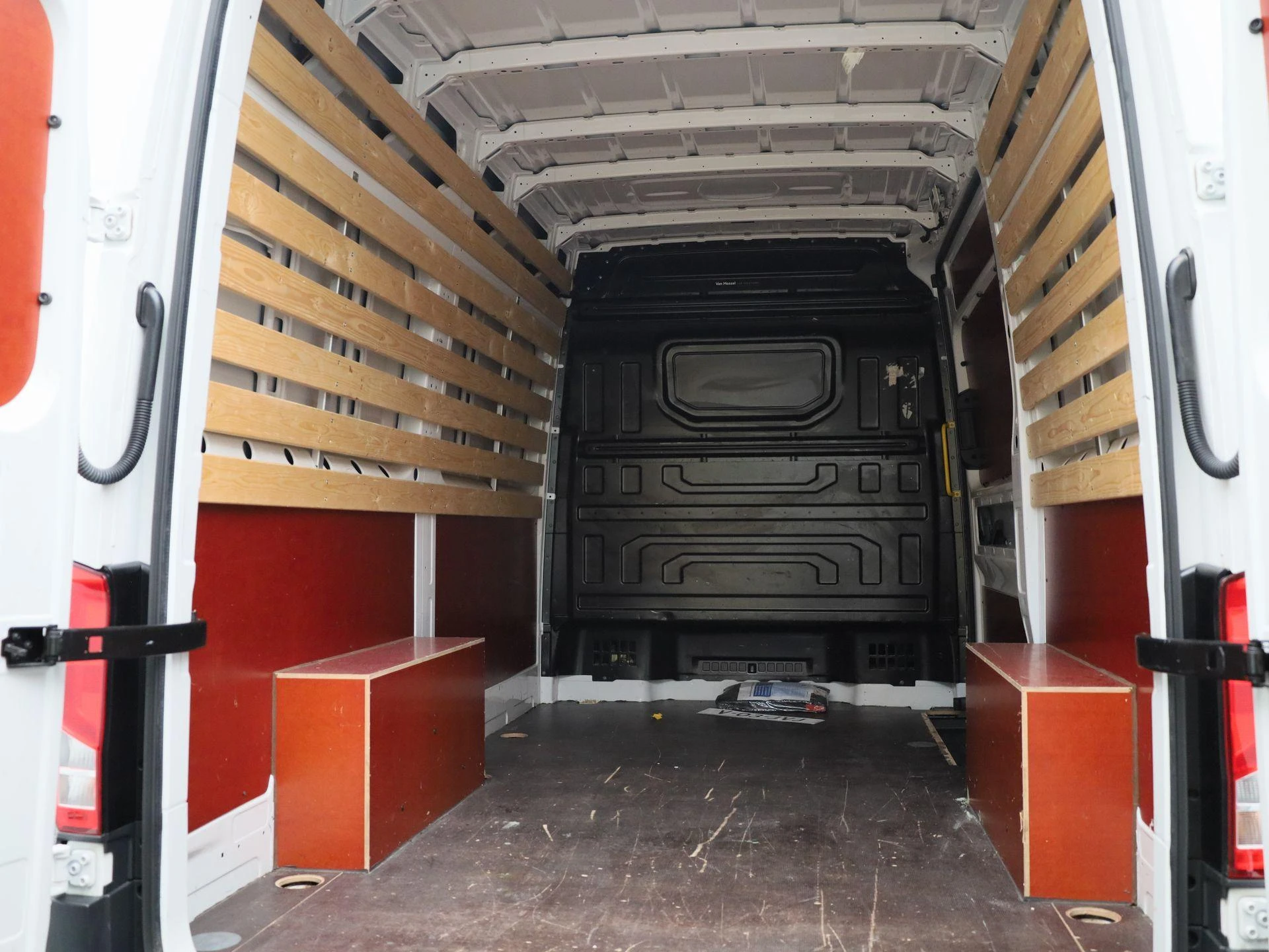 Volkswagen Crafter 2.0 TDI L3H3 Highline 140PK