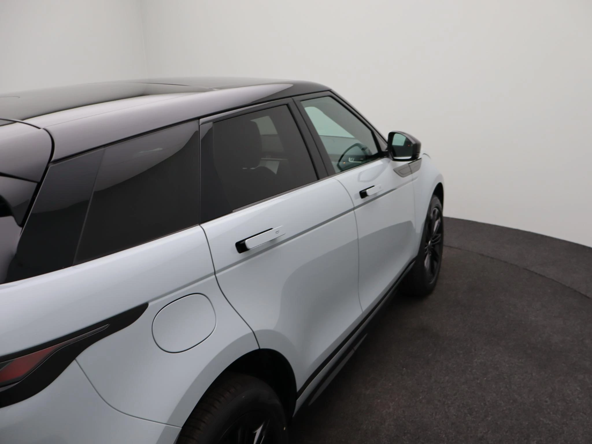Land Rover-Range Rover Evoque-image-44