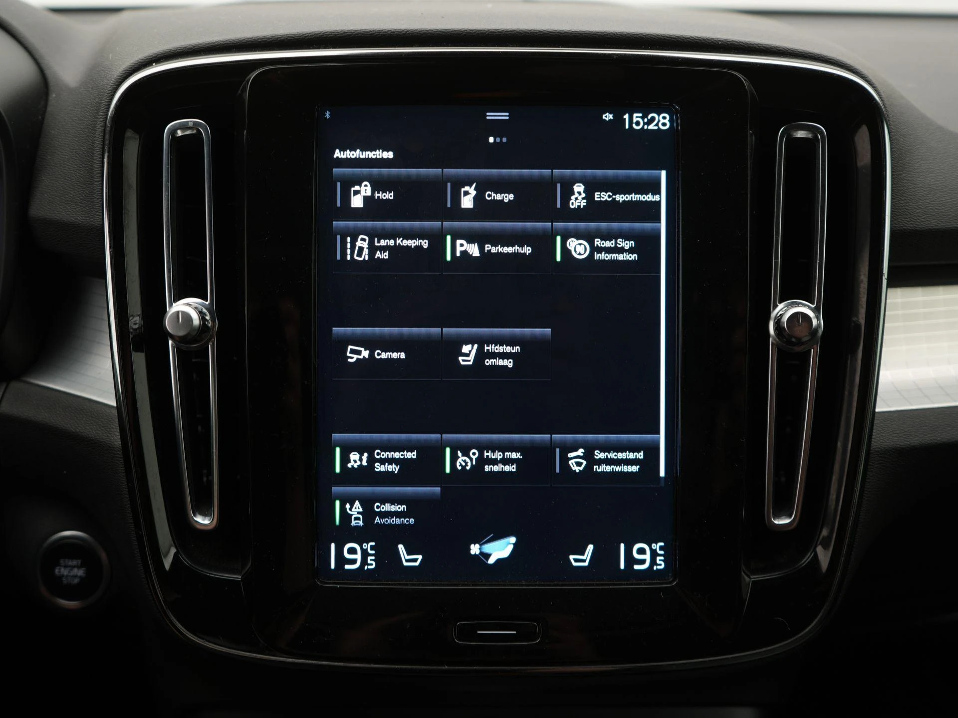 Volvo XC40 1.5 T4 Plug-in hybrid Plus Dark