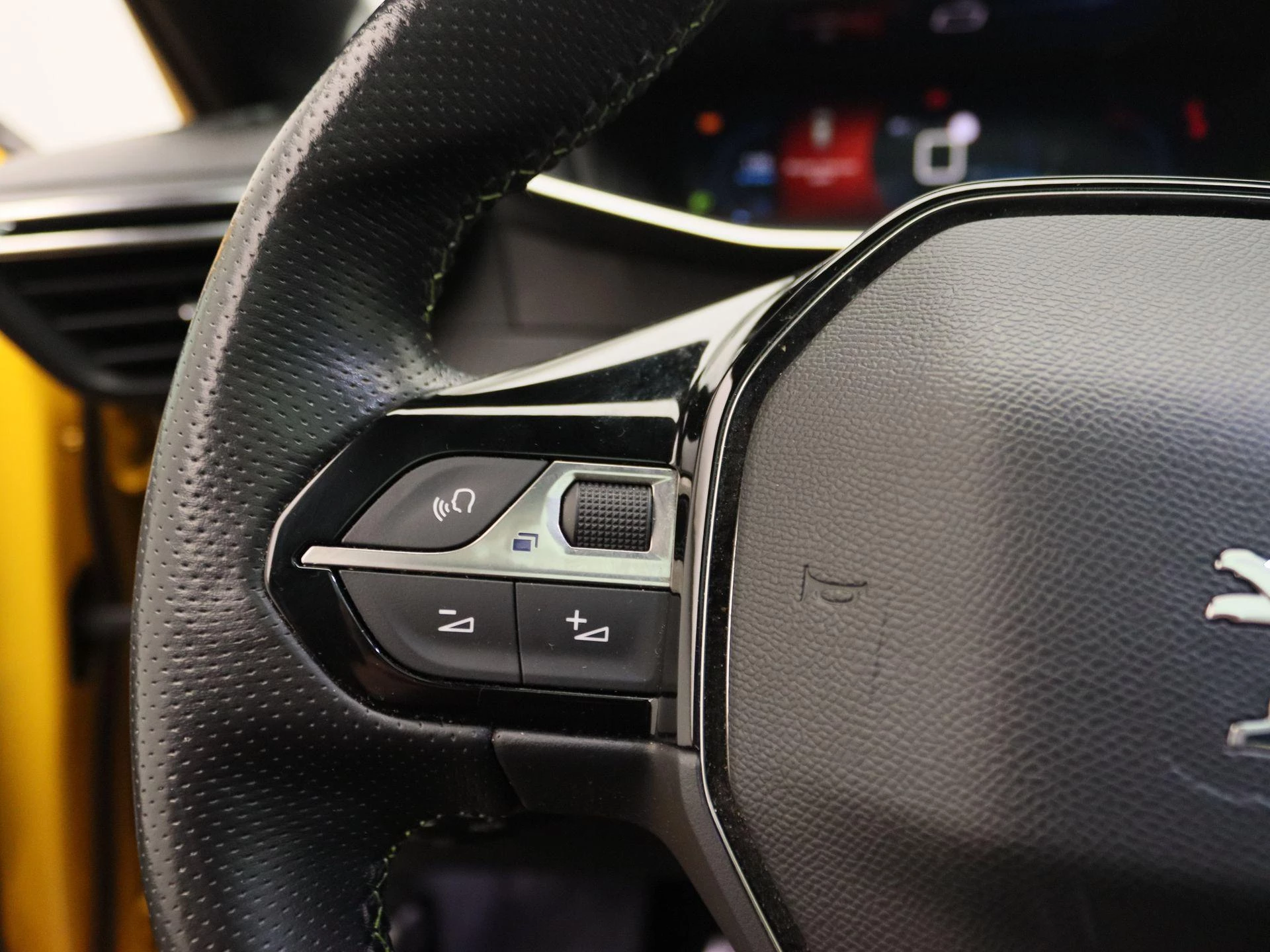 Peugeot-208-image-19