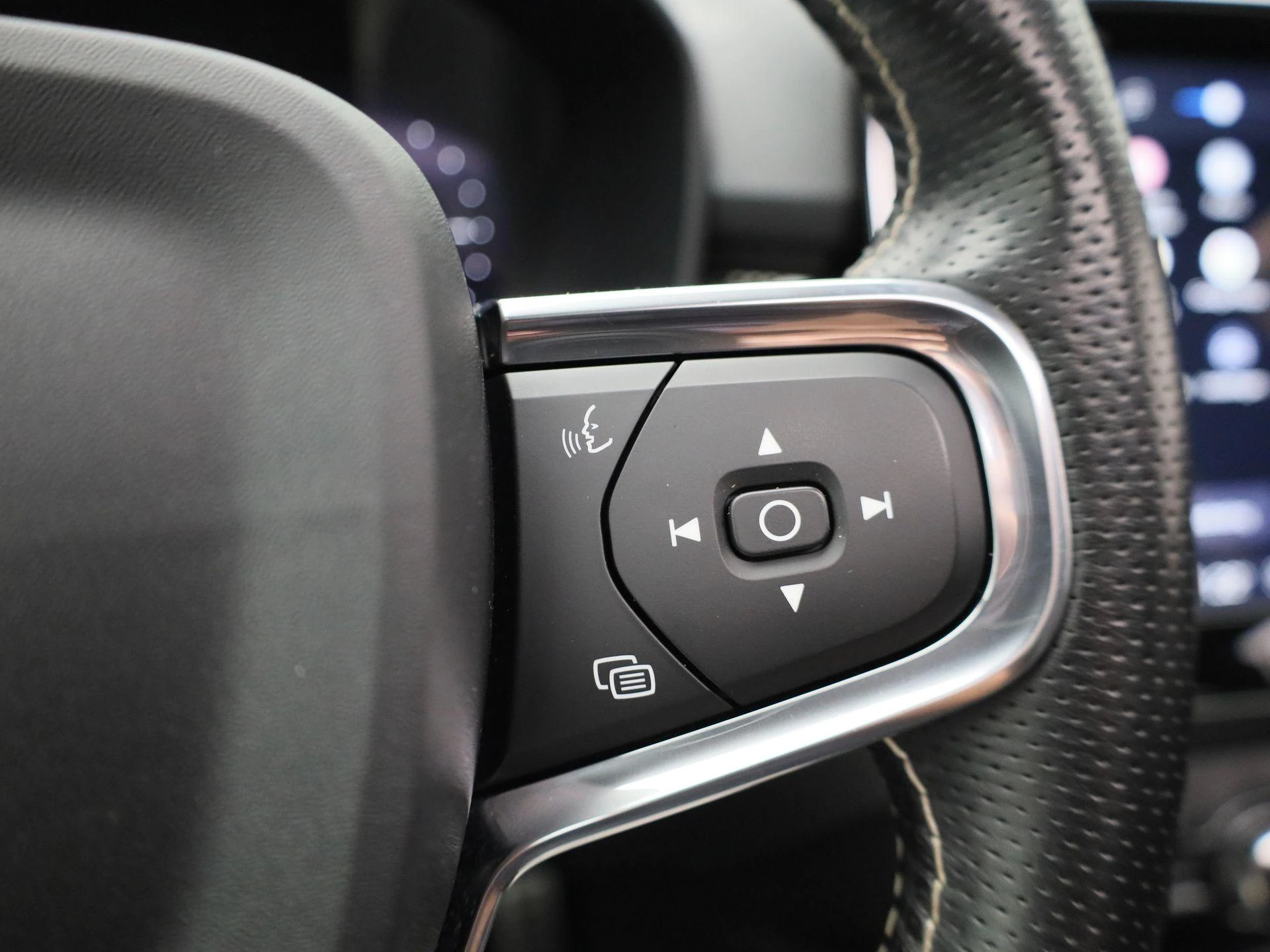 Volvo-XC40-image-21