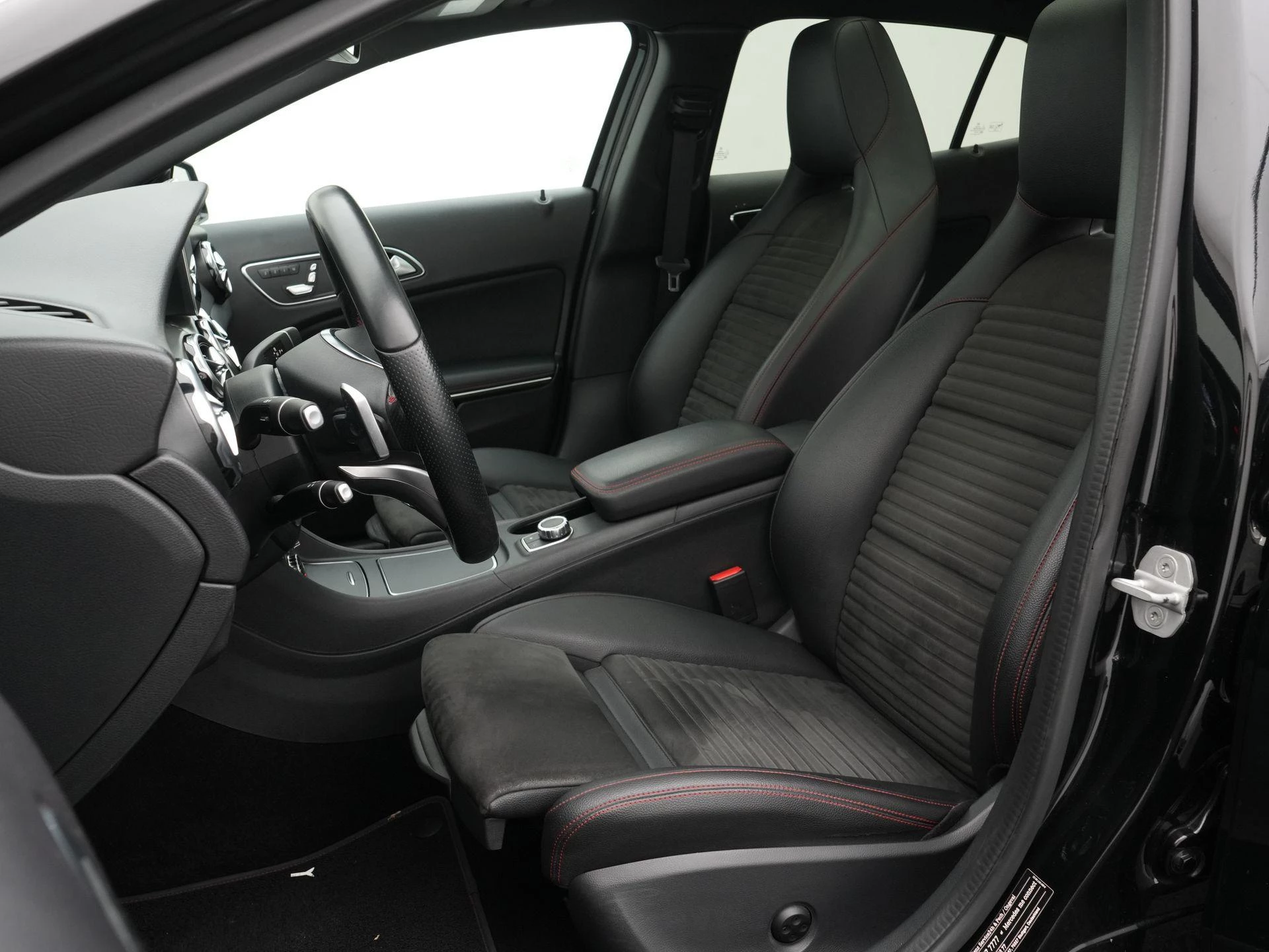 Mercedes-Benz GLA 180 Premium Plus