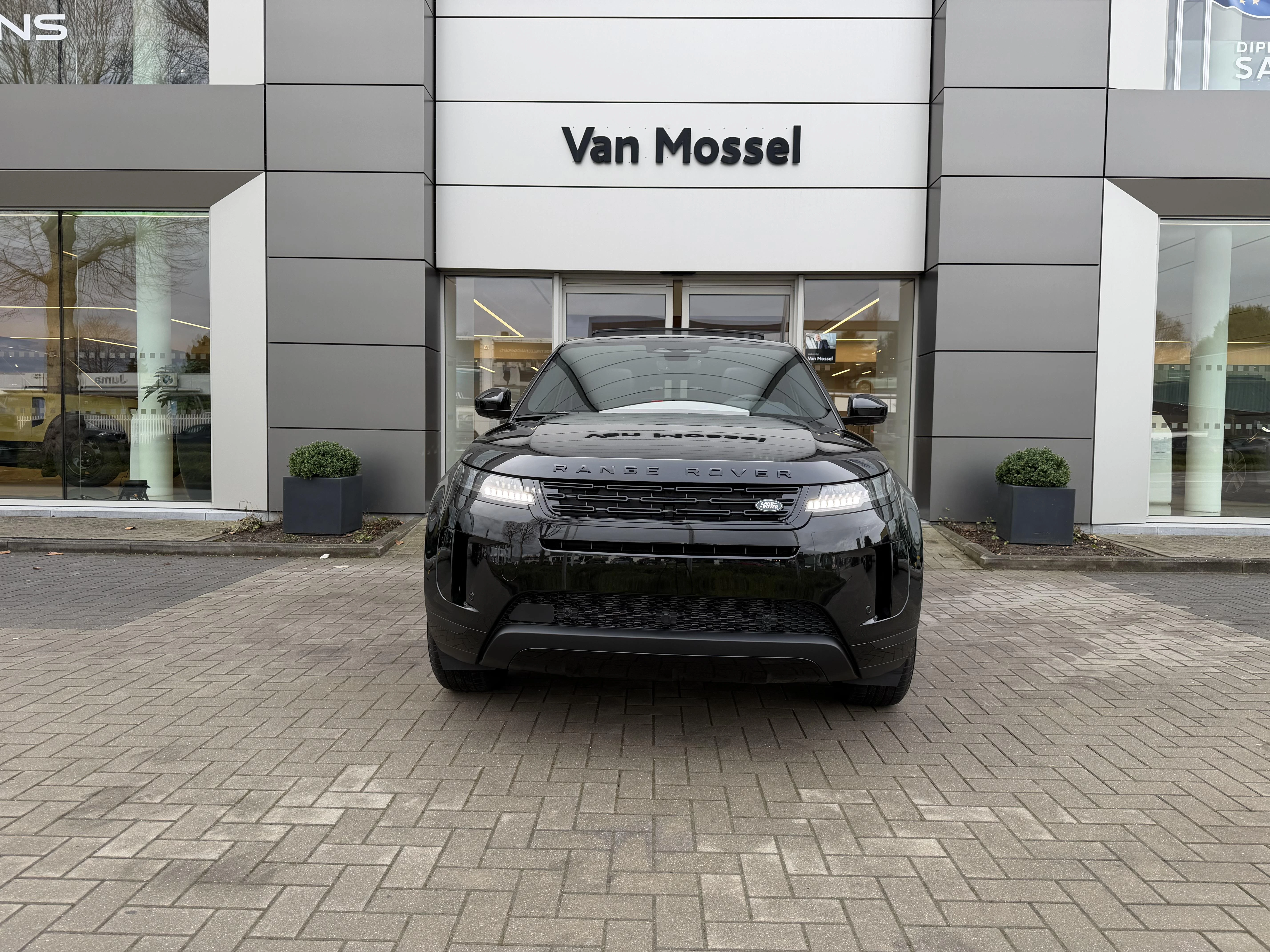 Land Rover-Range Rover Evoque-image-1