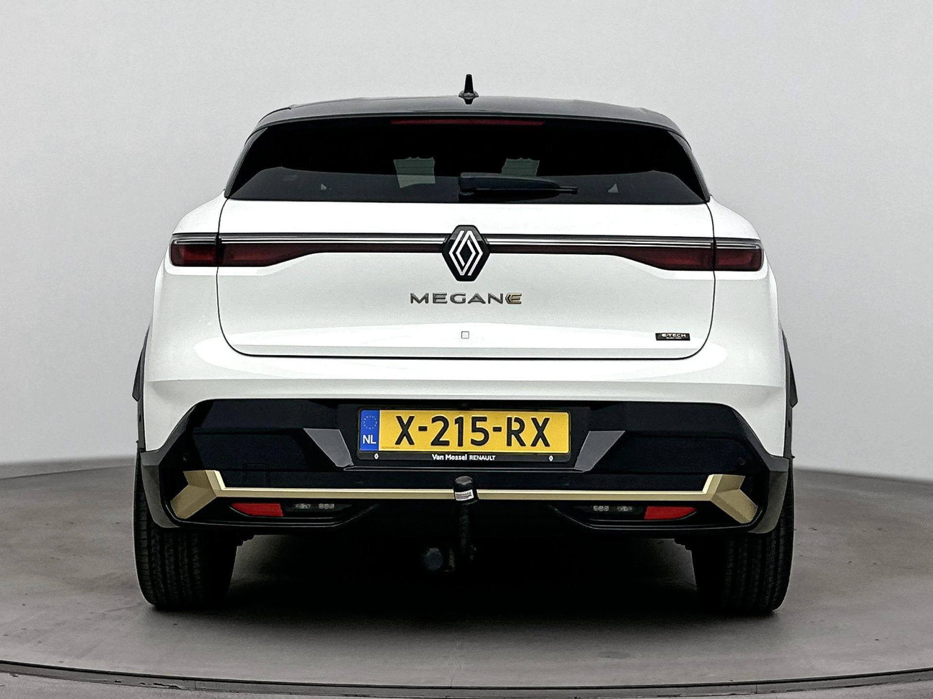 Renault-Megane E-Tech-image-2