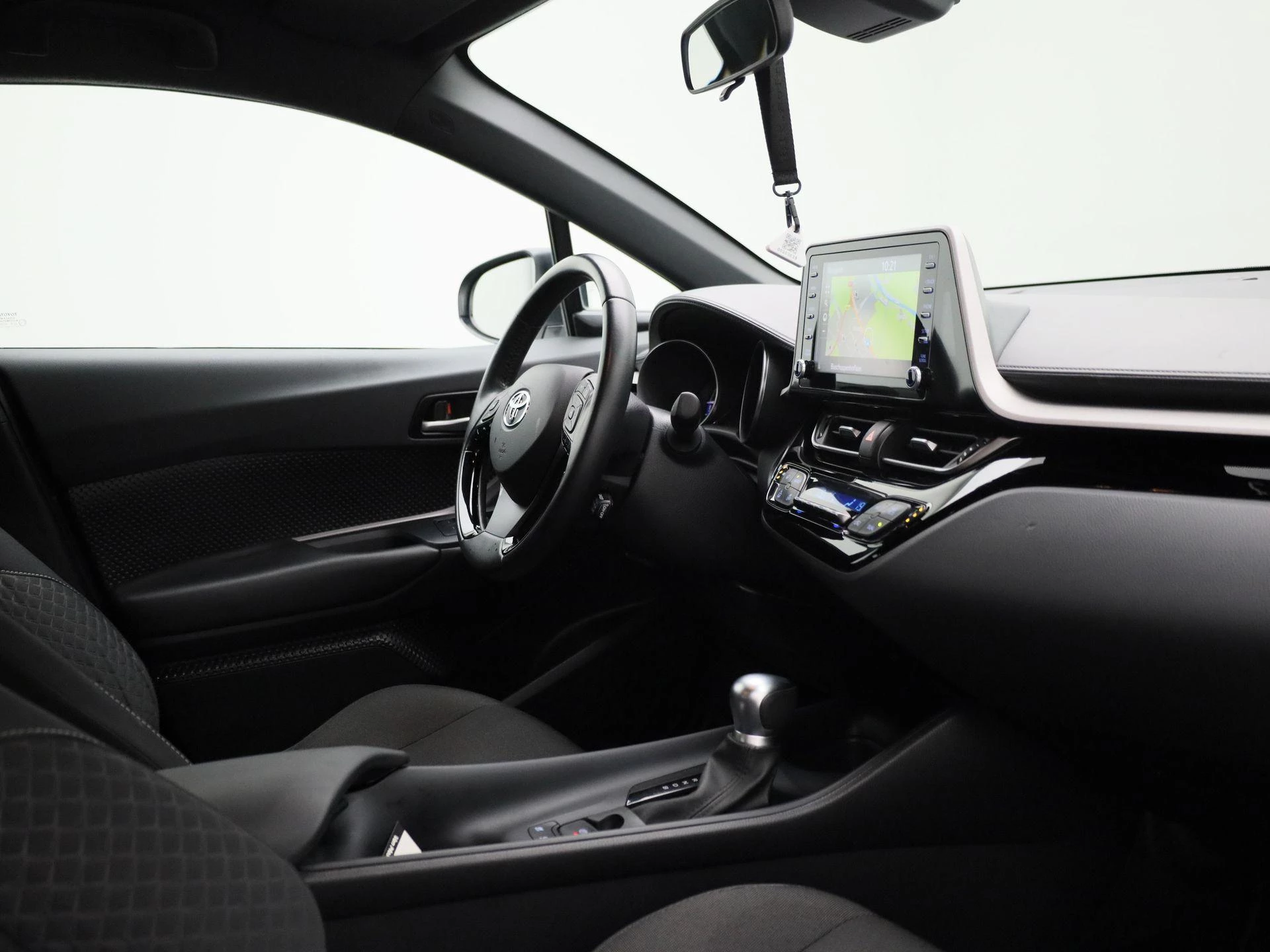 Toyota-C-HR-image-29