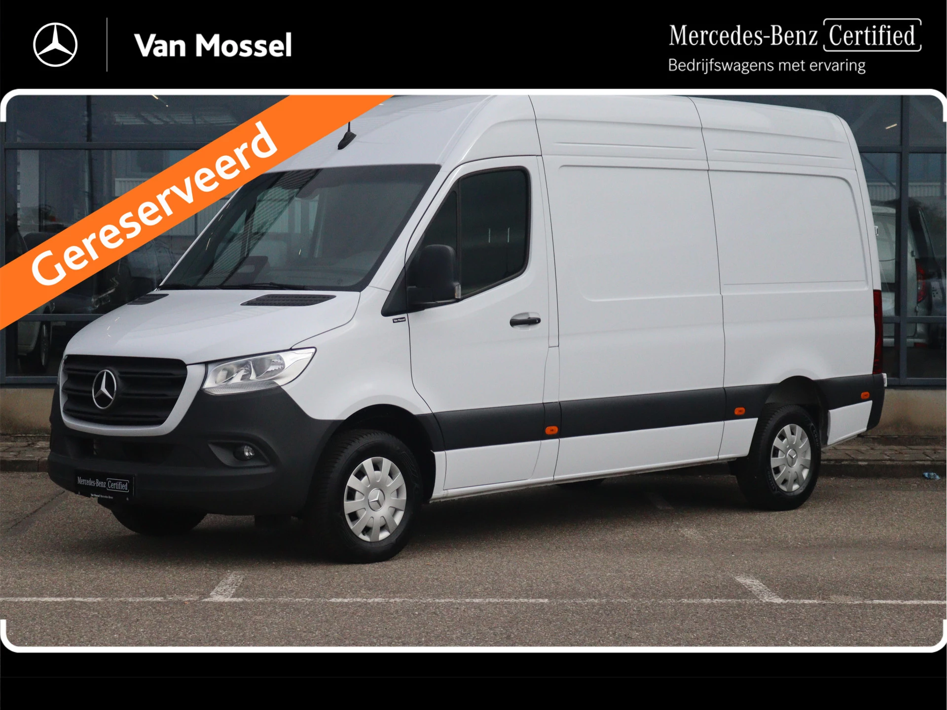 Mercedes-Benz-Sprinter-image-0