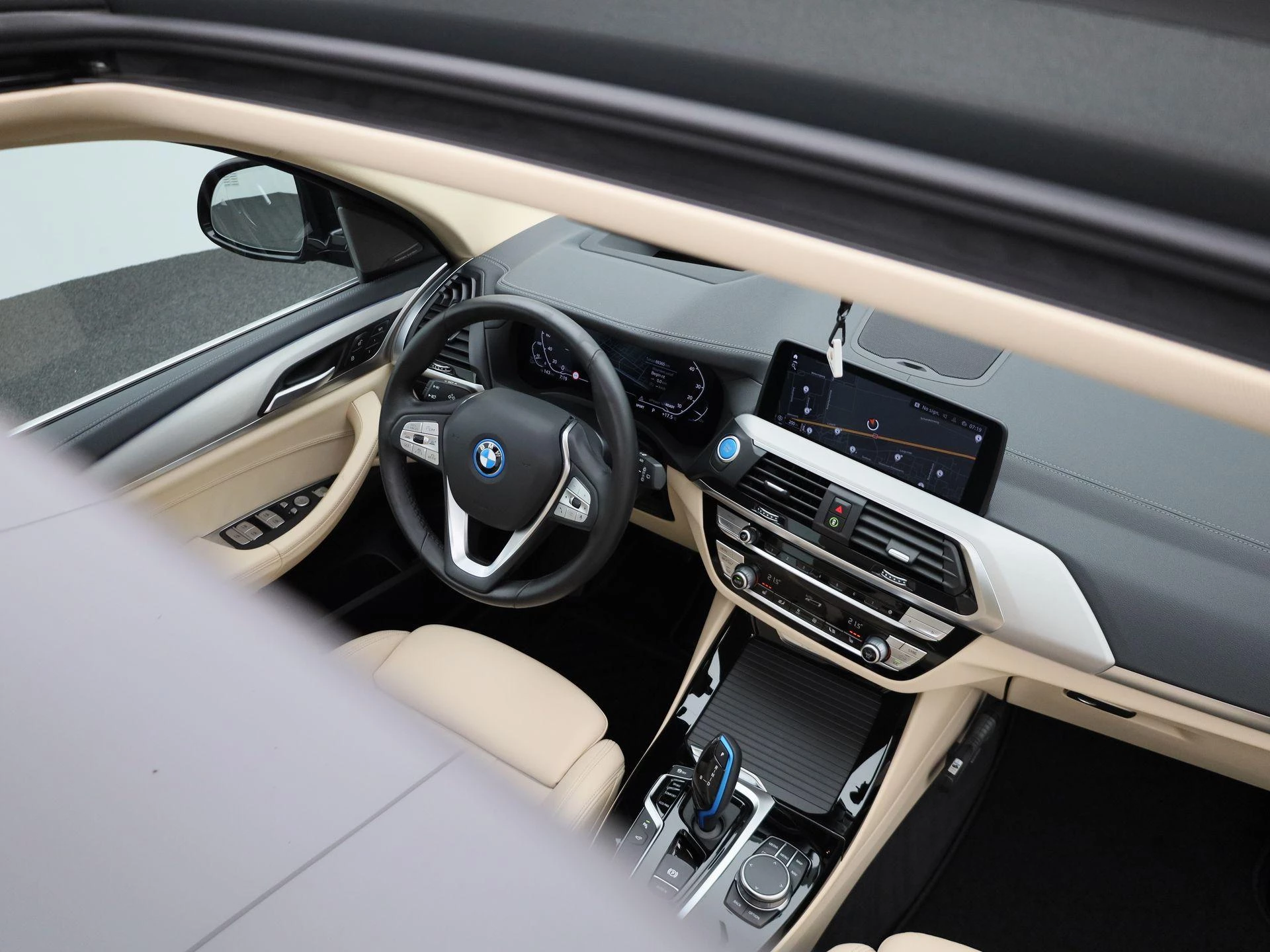 BMW-iX3-image-39