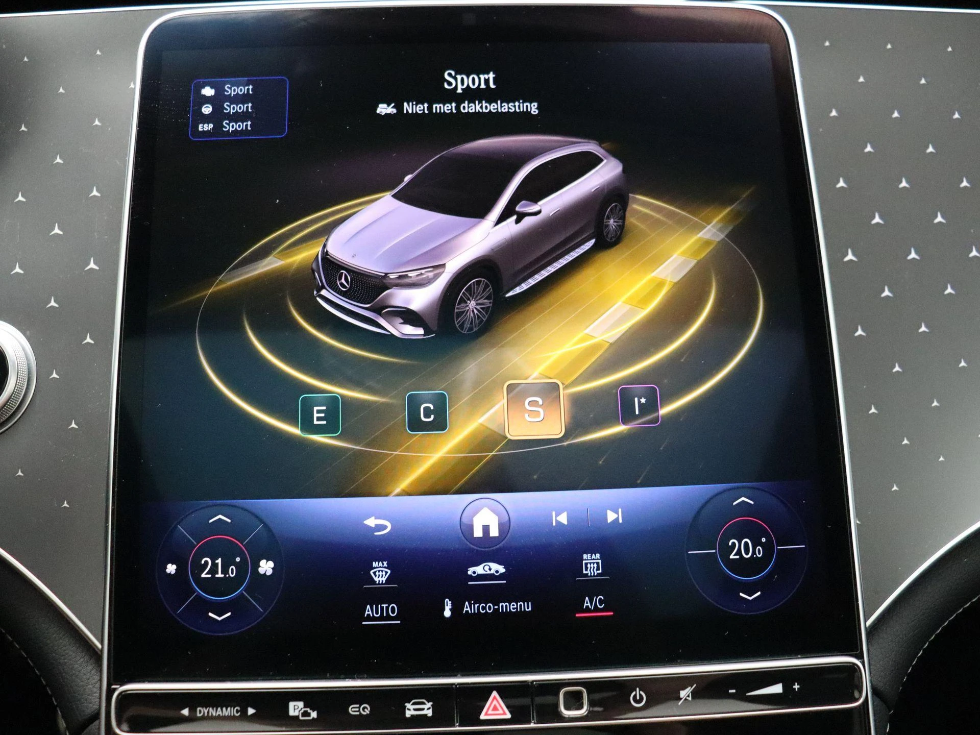 Mercedes-Benz-EQE-image-21