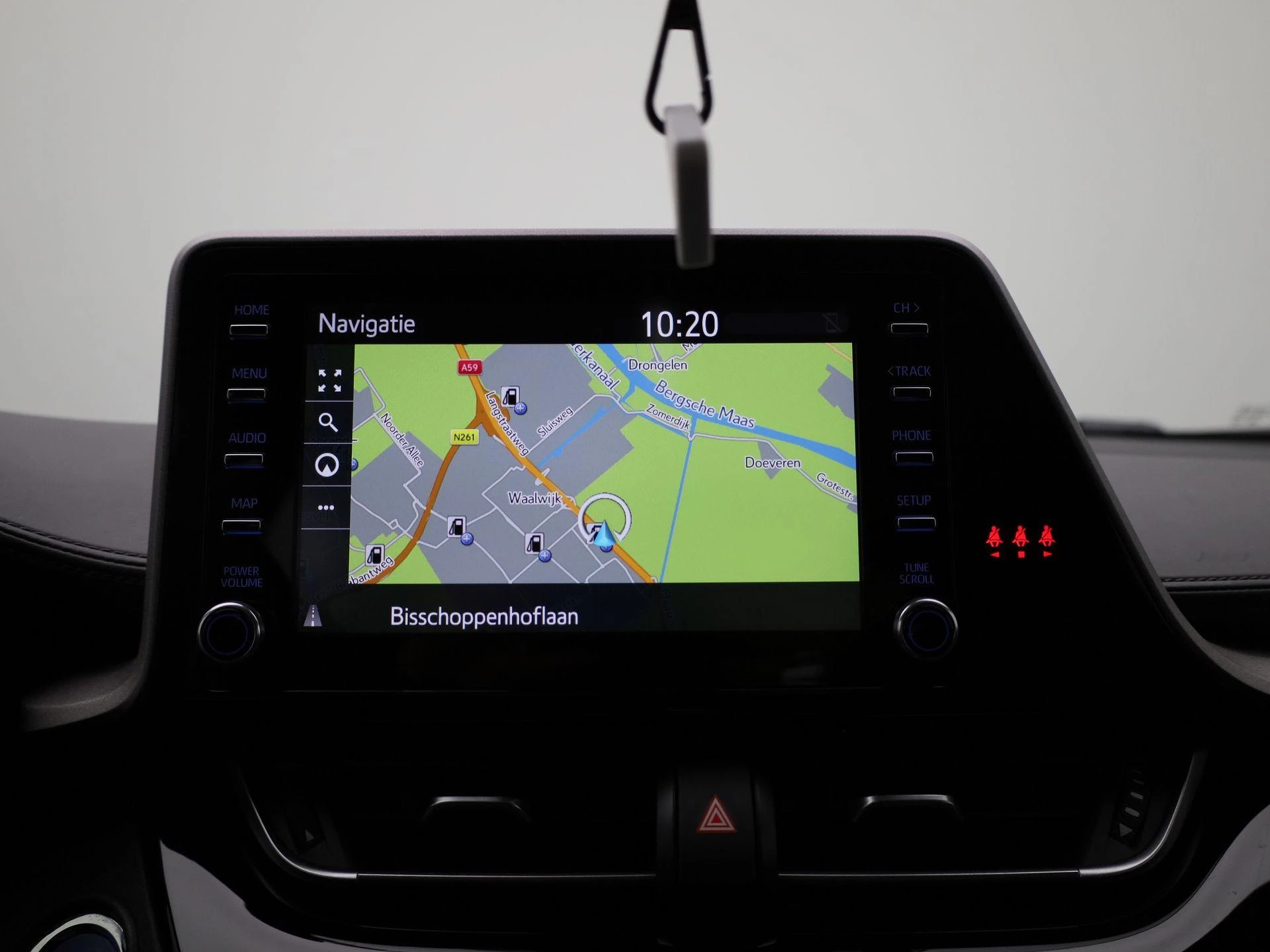 Toyota-C-HR-image-15