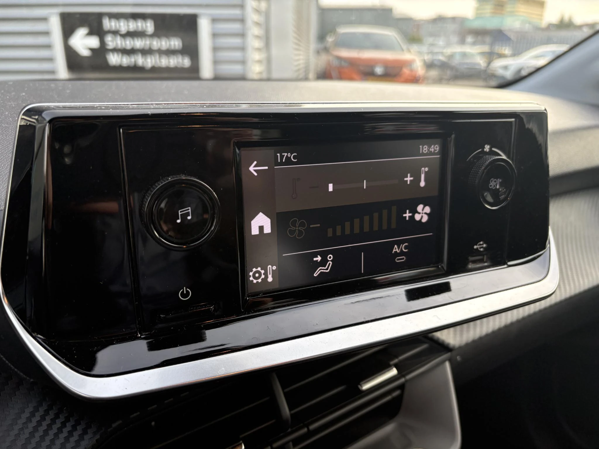 Peugeot-208-image-15