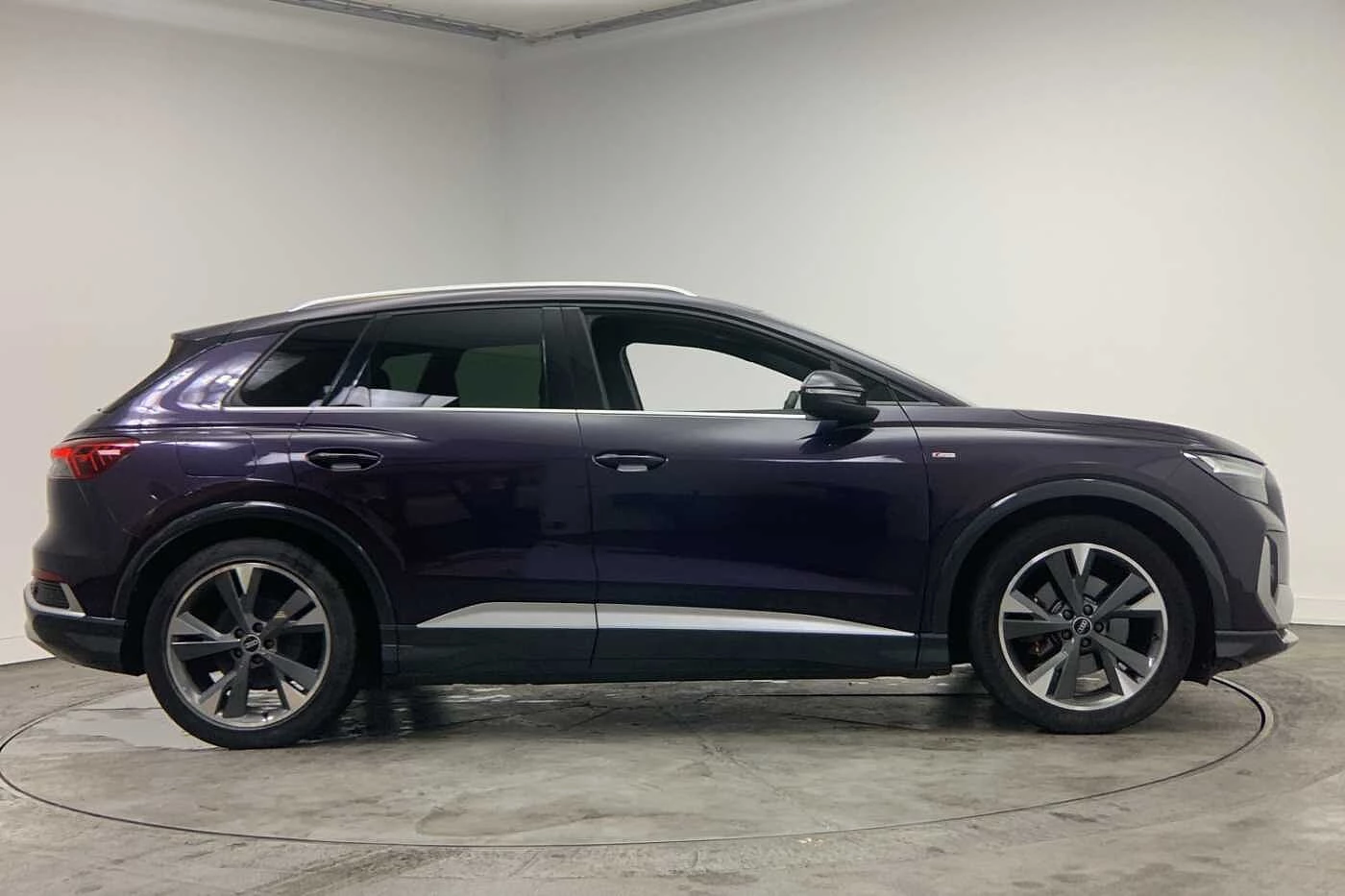 Audi-Q4 e-tron-image-3