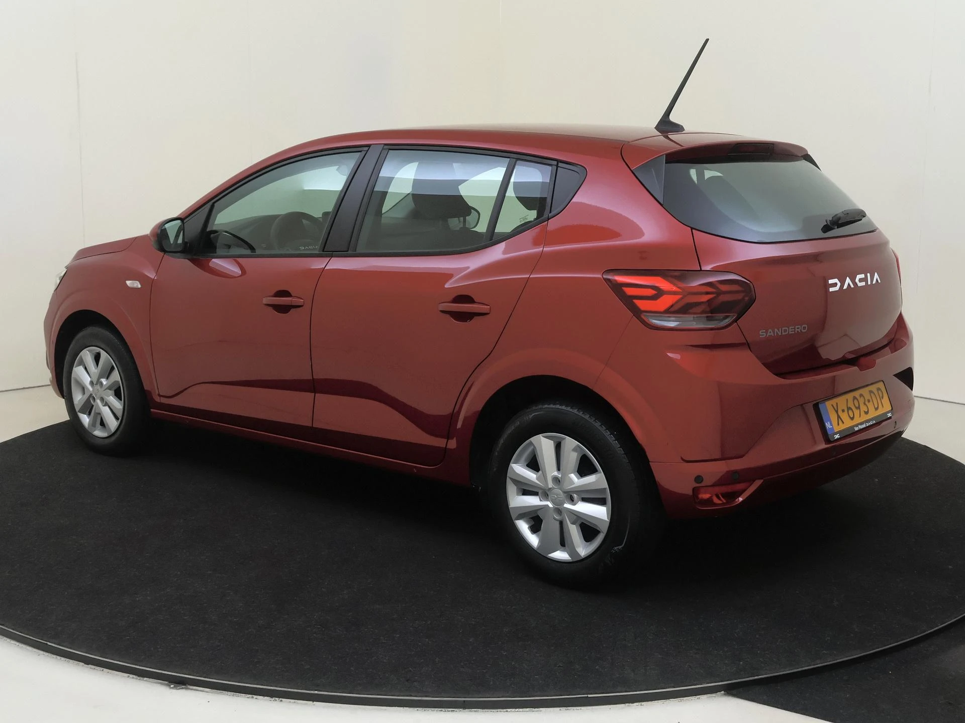 Dacia-Sandero-image-2