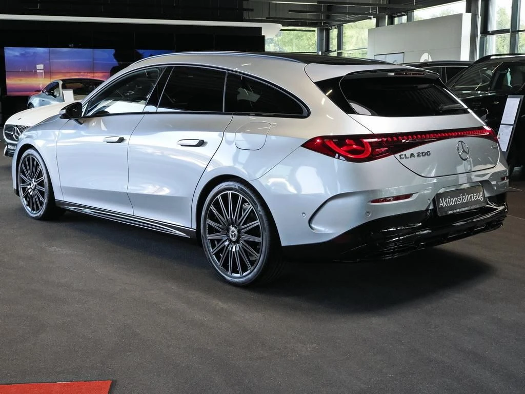 Mercedes-Benz-CLA 200-image-4