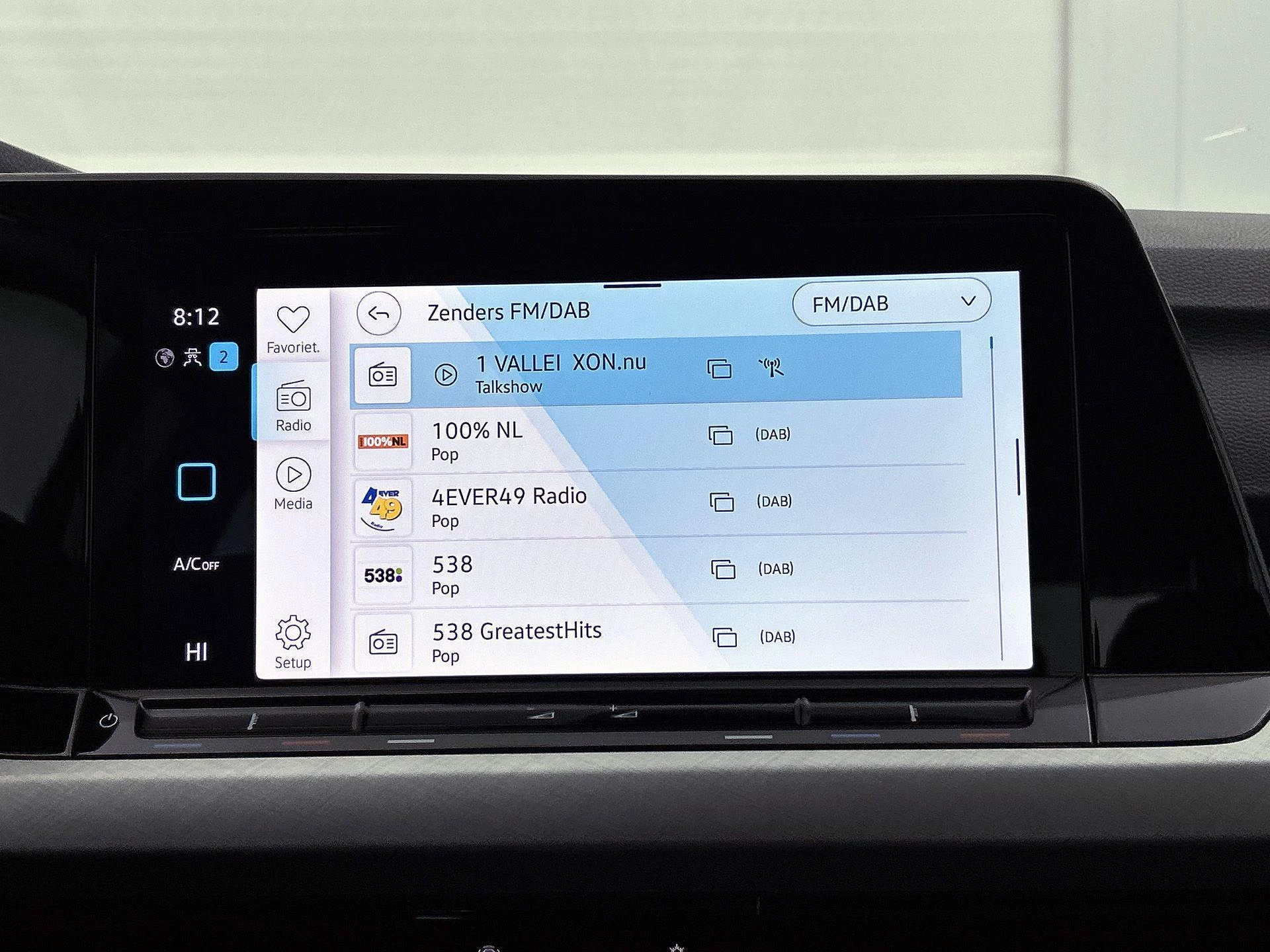 Volkswagen-Golf-image-6