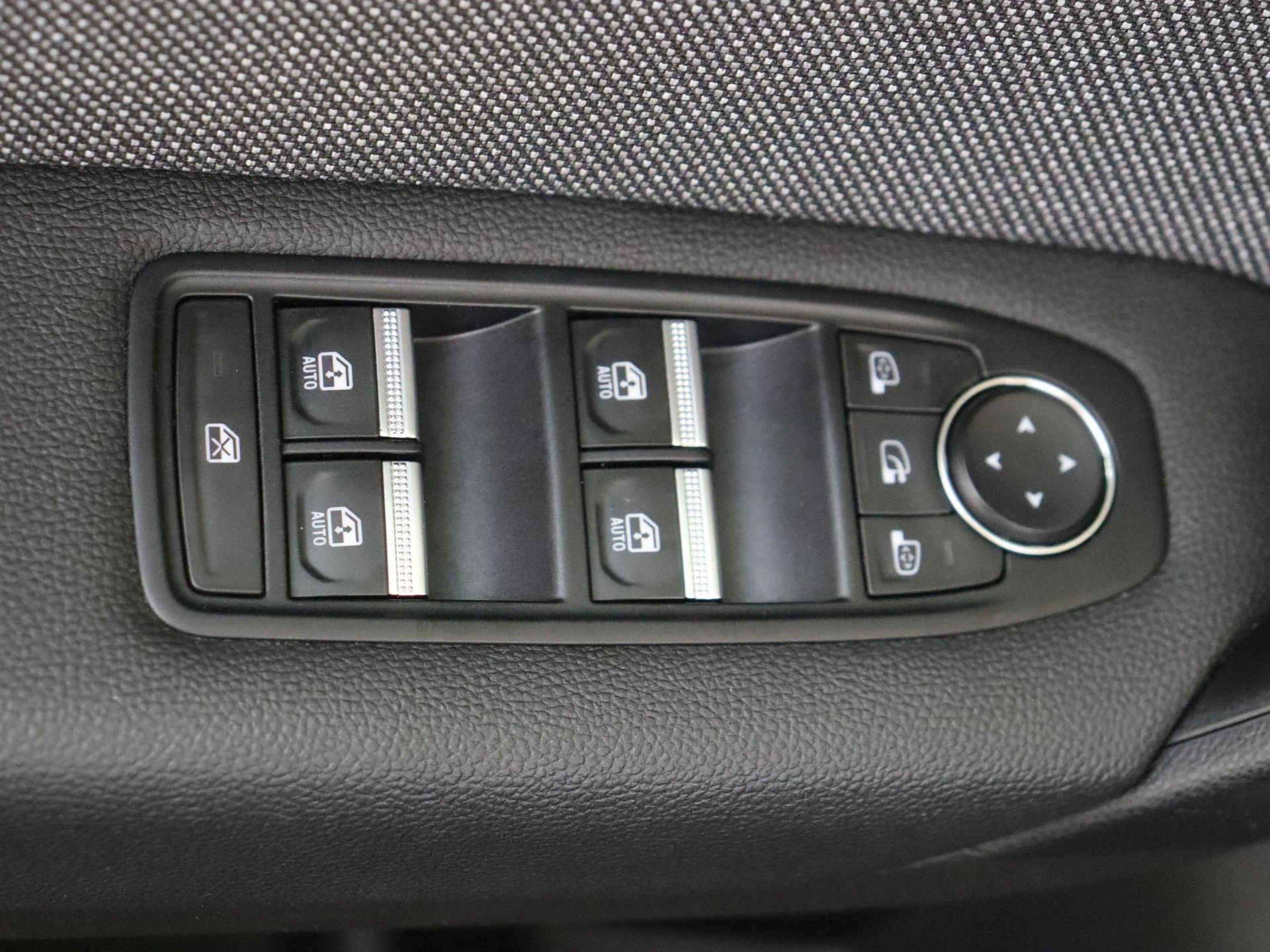 Renault-Captur-image-24