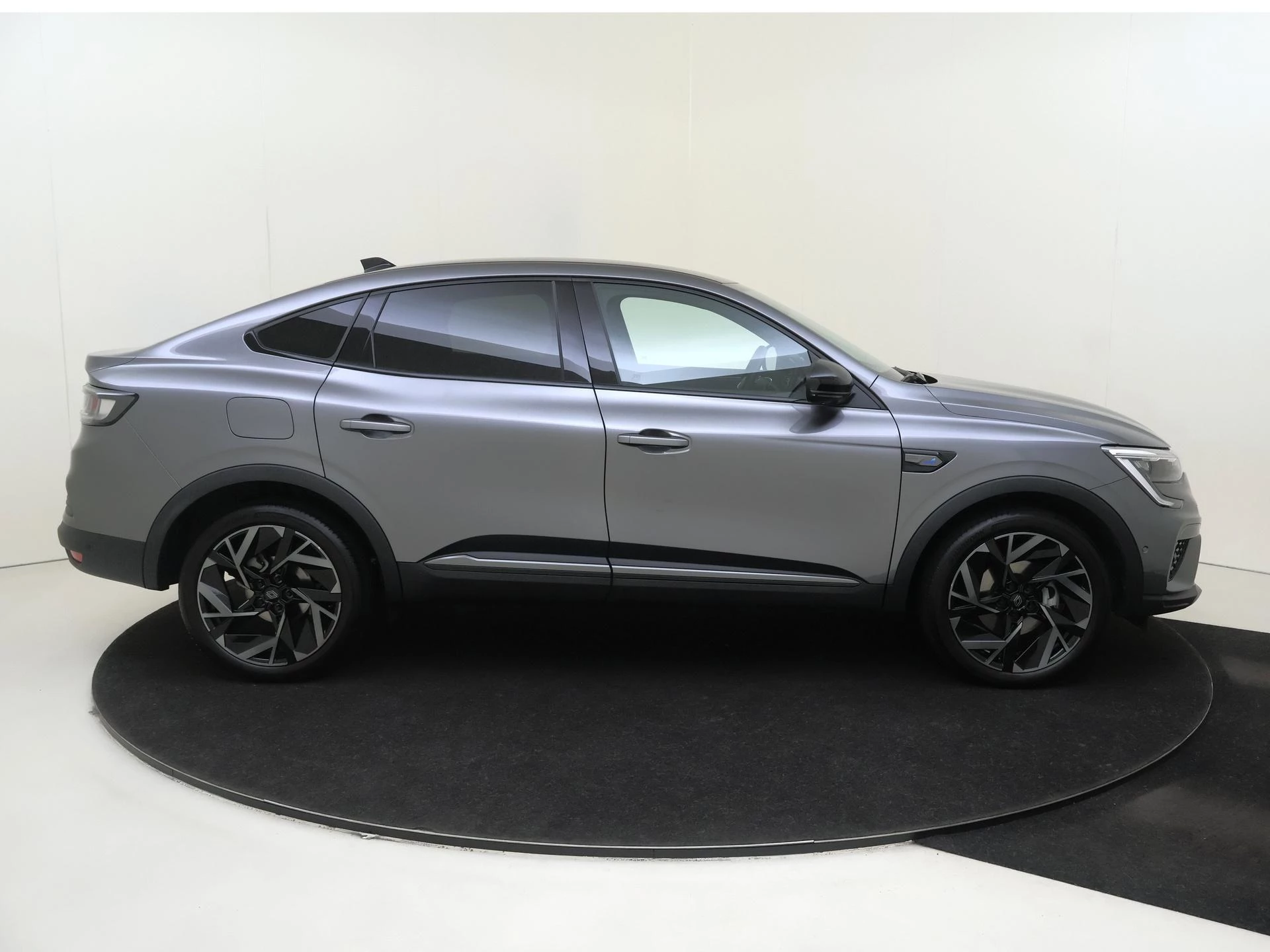 Renault-Arkana-image-12