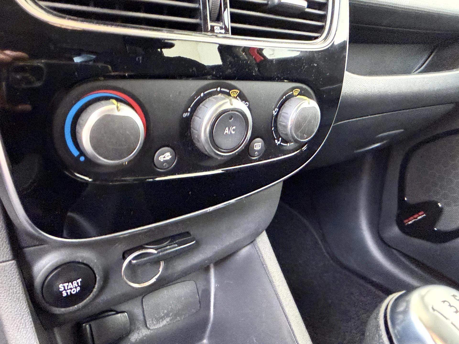 Renault-Clio-image-18