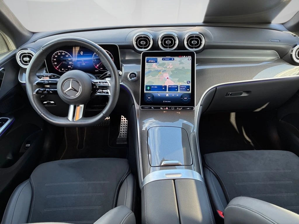 Mercedes-Benz-GLC 300 d-image-11