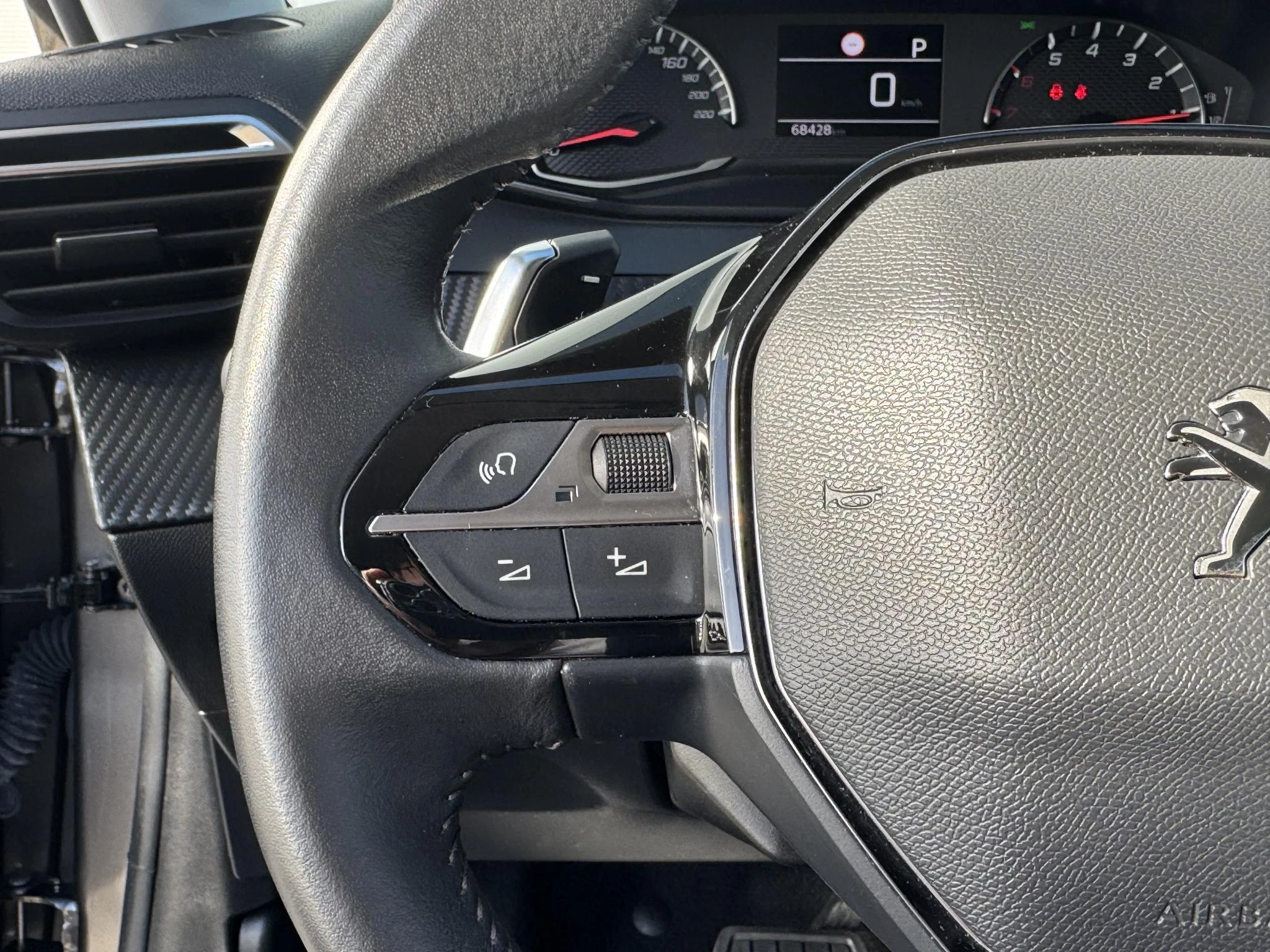 Peugeot-208-image-12
