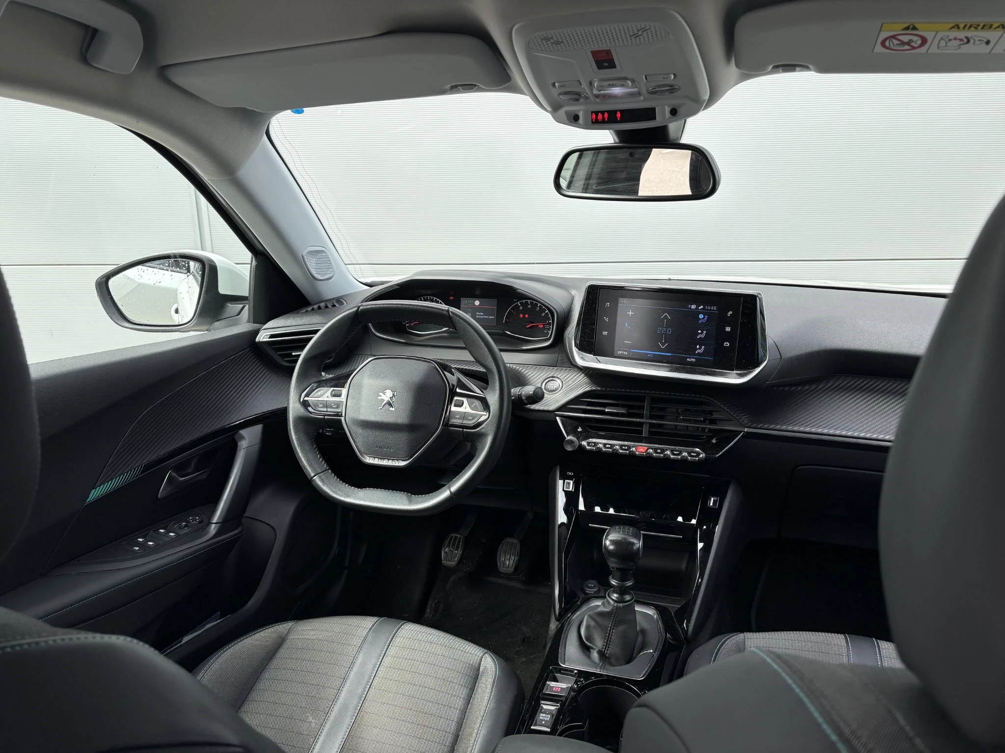 Peugeot-2008-image-25