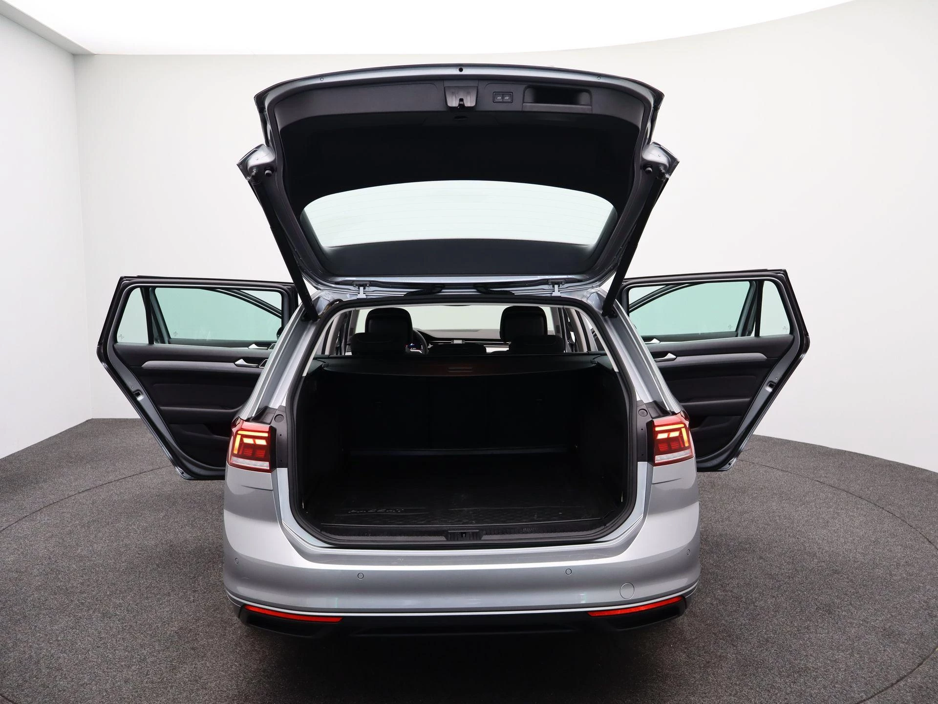 Volkswagen-Passat-image-12