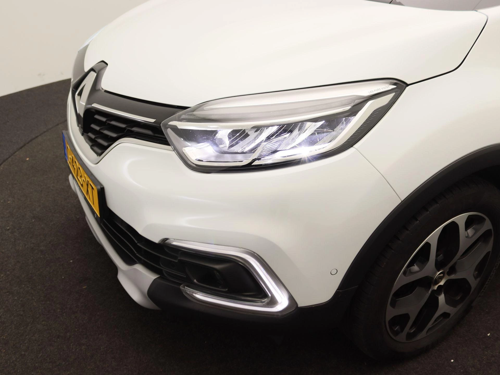 Renault-Captur-image-16