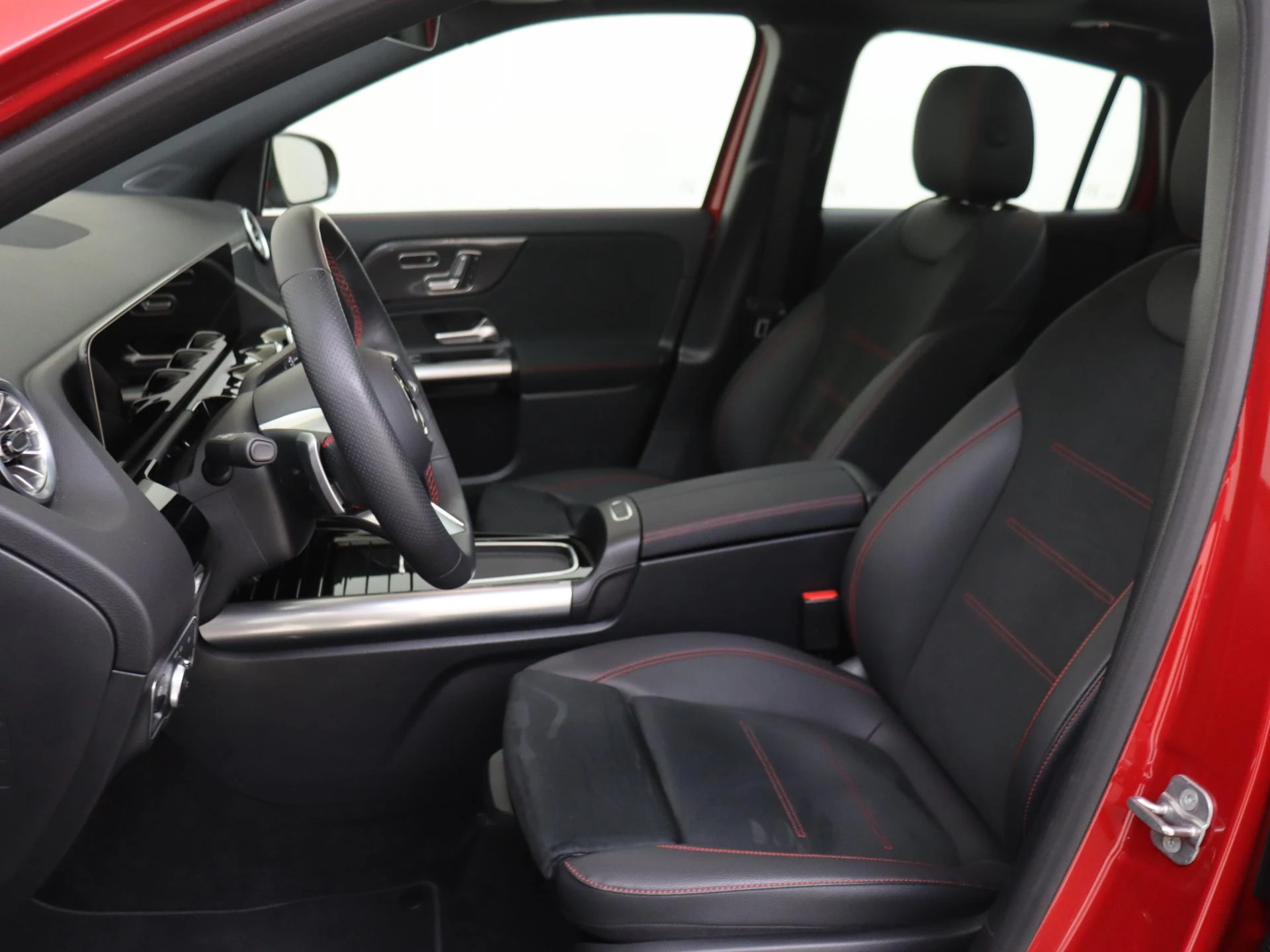 Mercedes-Benz-GLA-image-10