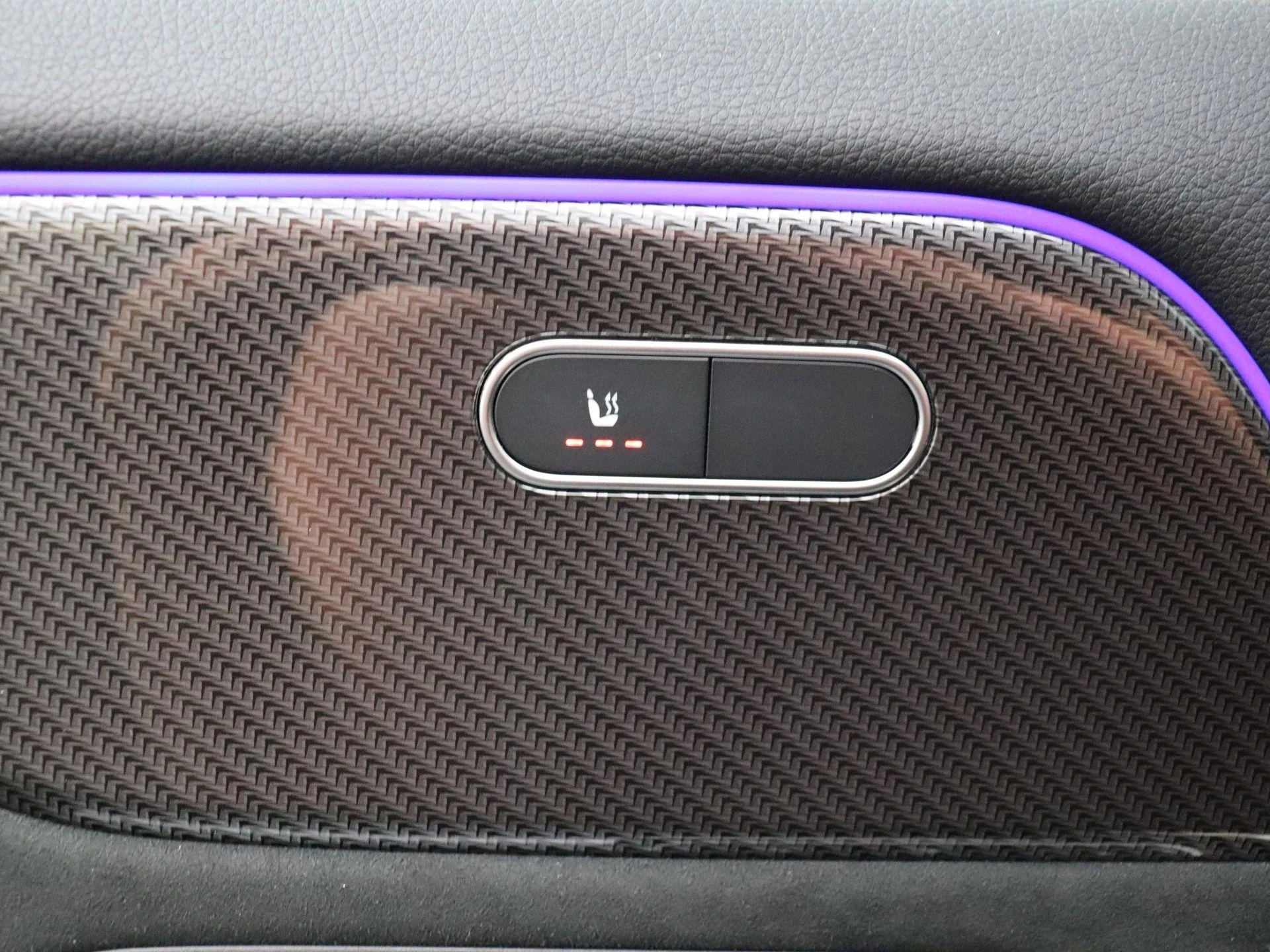 Mercedes-Benz-GLA-image-9
