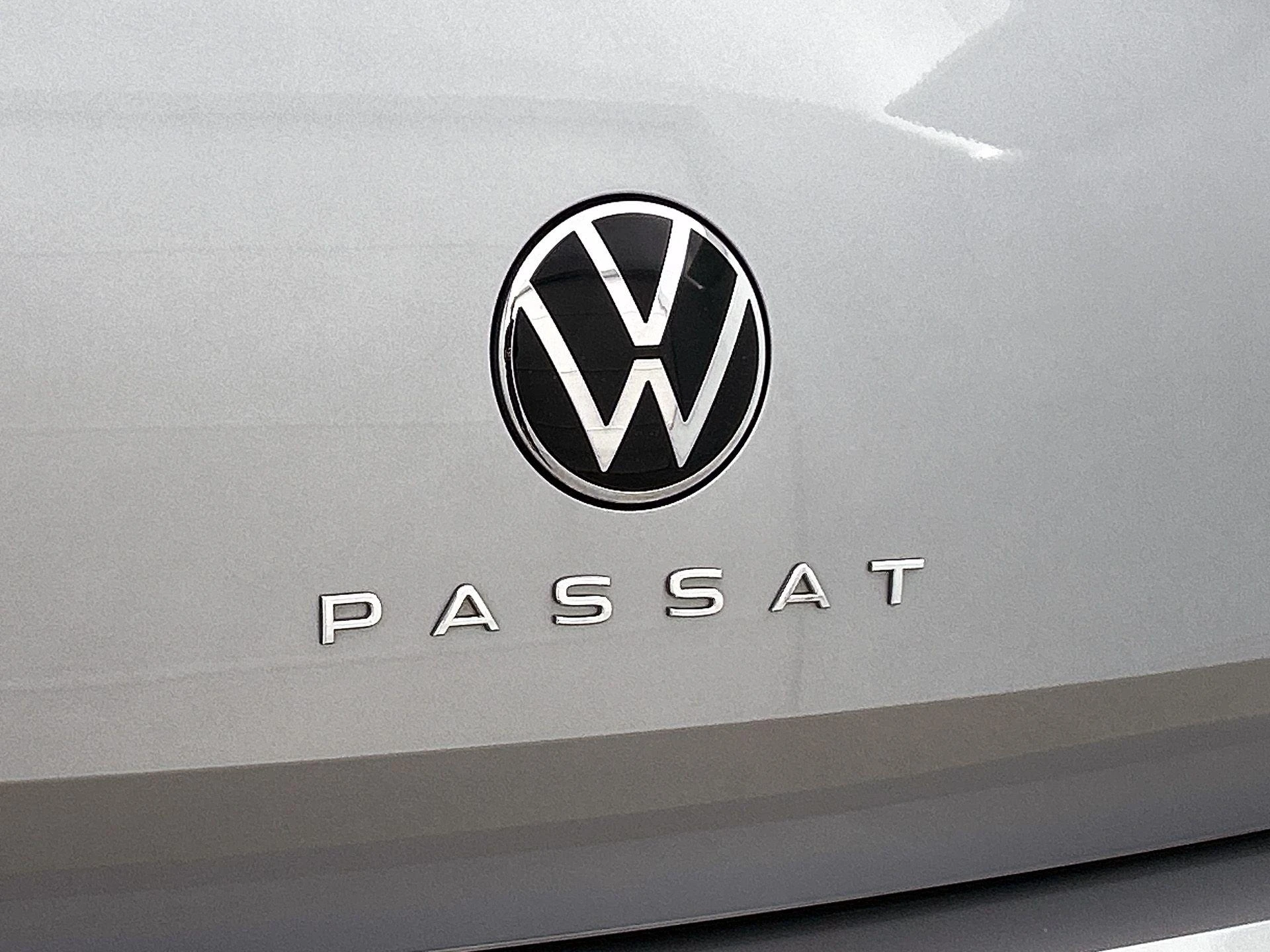 Volkswagen-Passat-image-25