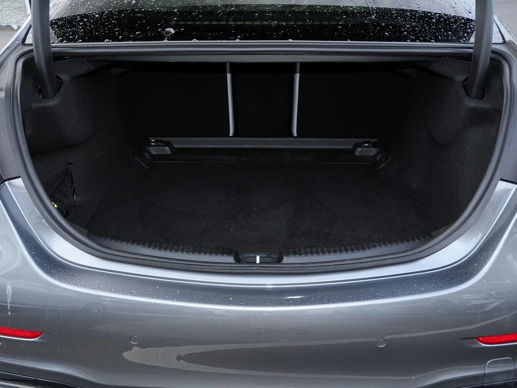 Mercedes-Benz-C-Klasse 300-image-14